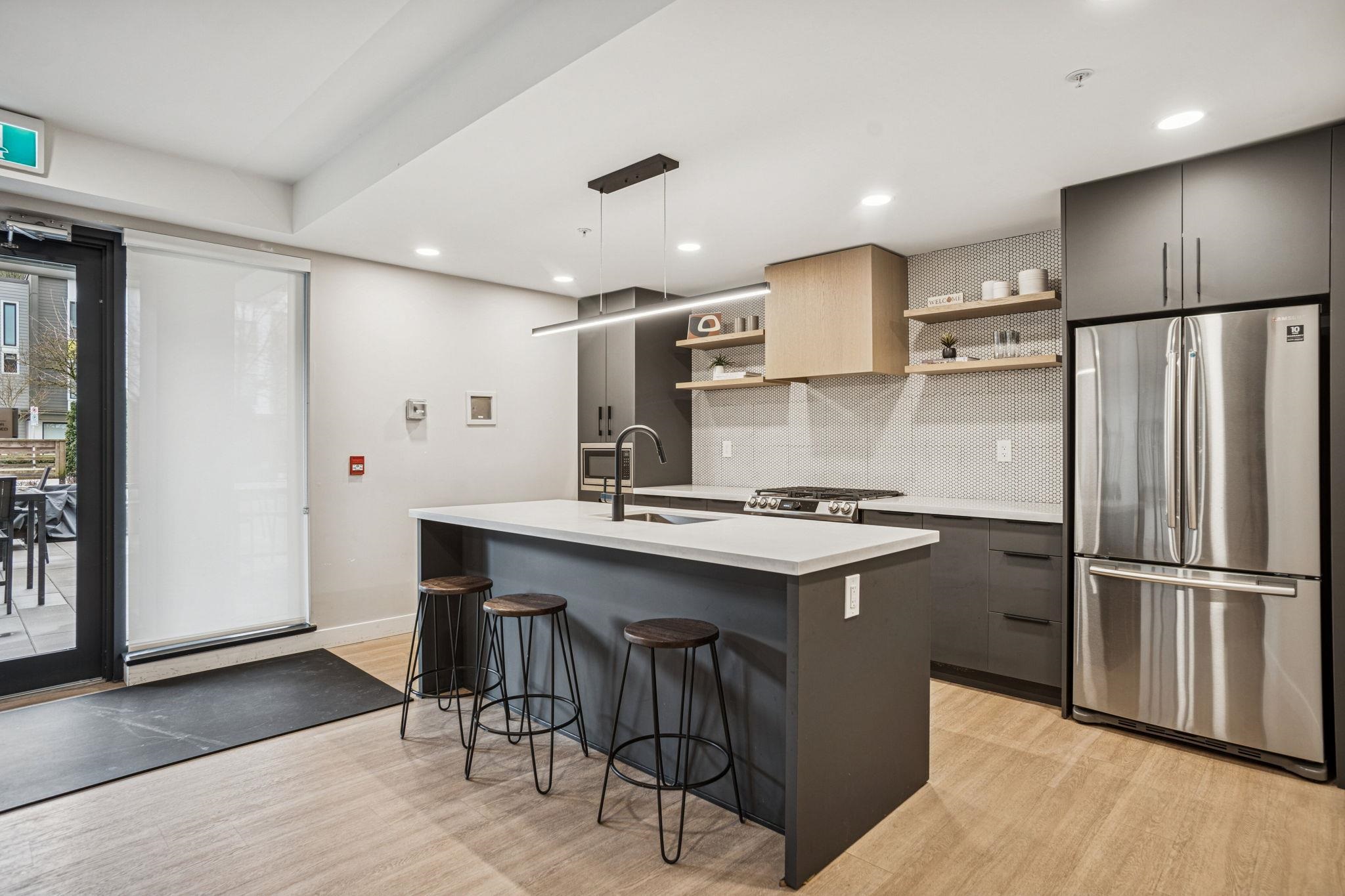 310 3018 ST GEORGE STREET Unit: 310