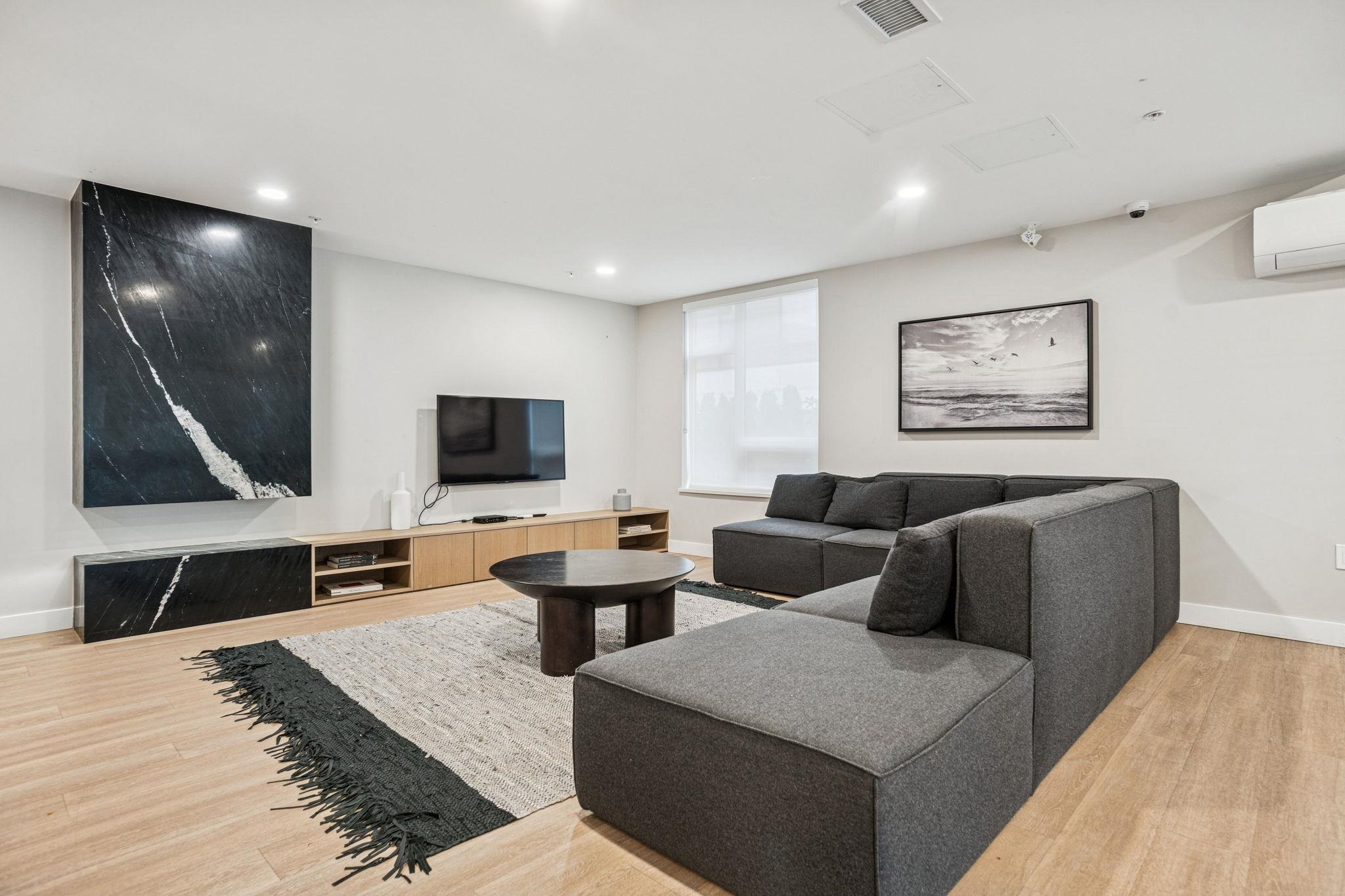 310 3018 ST GEORGE STREET Unit: 310