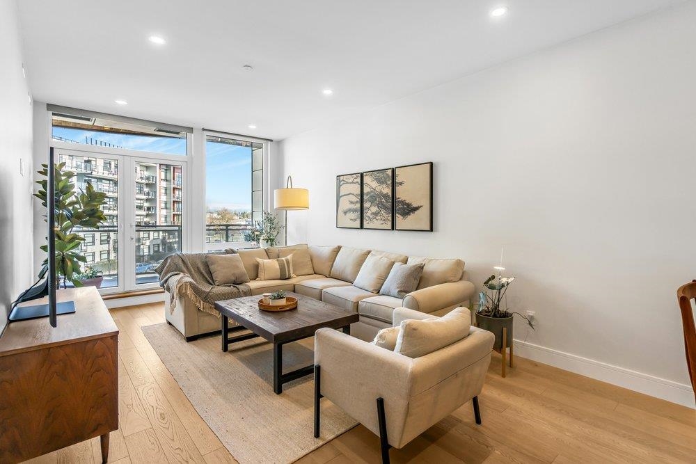 301 20416 PARK AVENUE Unit: 301