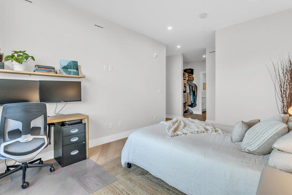 301 20416 PARK AVENUE Unit: 301