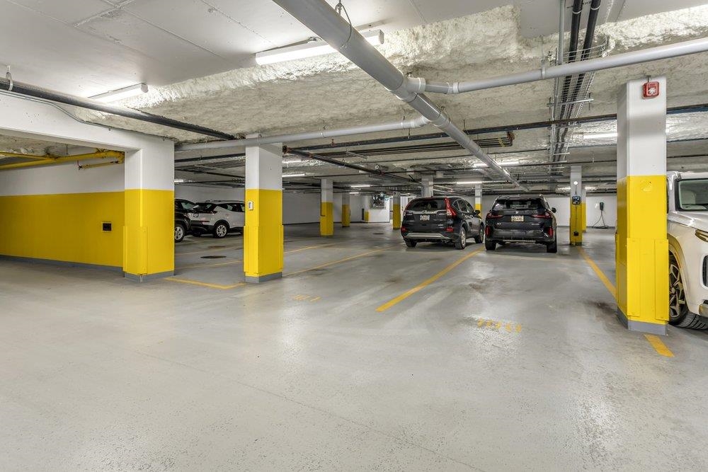 301 20416 PARK AVENUE Unit: 301