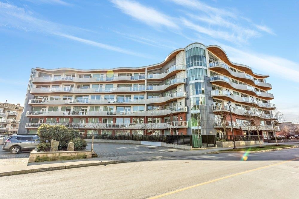 301 20416 PARK AVENUE Unit: 301