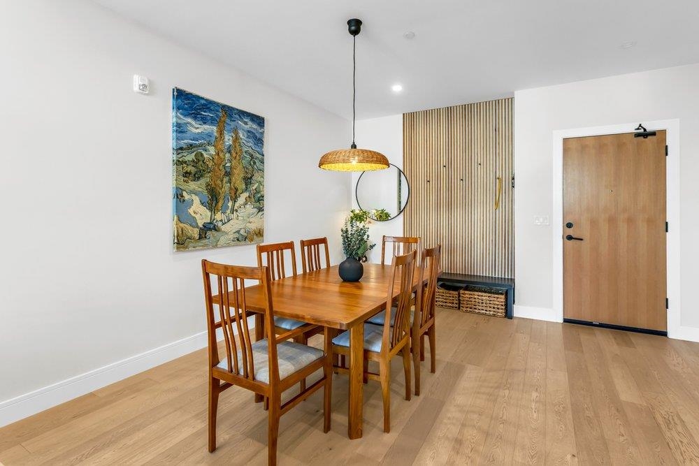 301 20416 PARK AVENUE Unit: 301