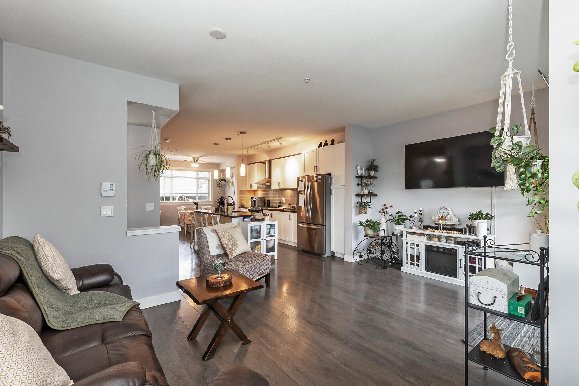 18 11305 240 STREET Unit: 18