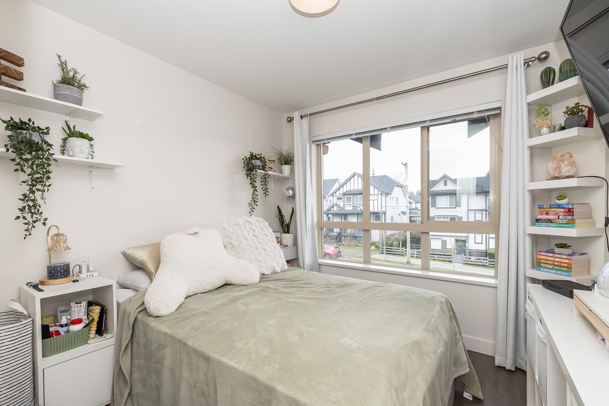 18 11305 240 STREET Unit: 18