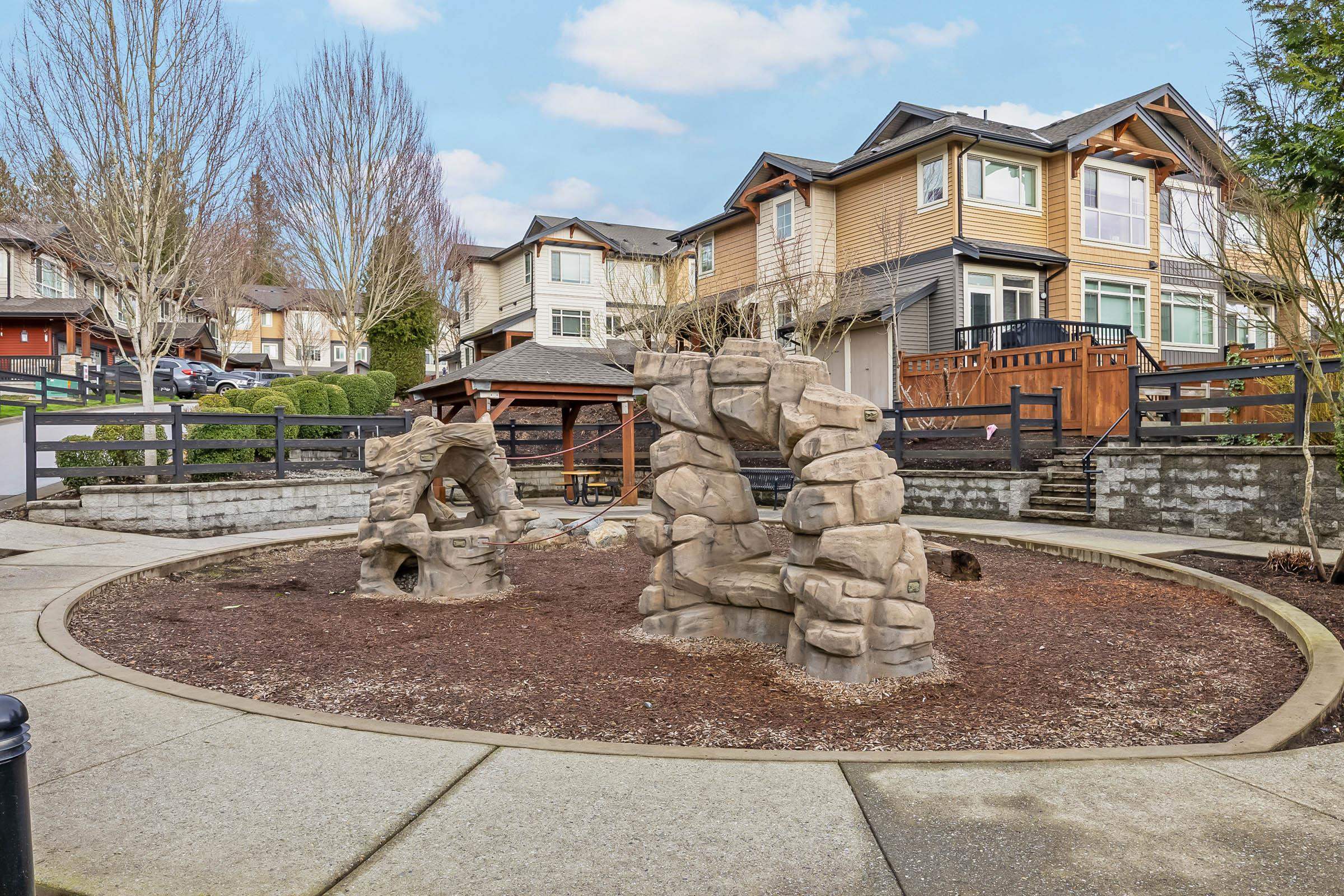 18 11305 240 STREET Unit: 18