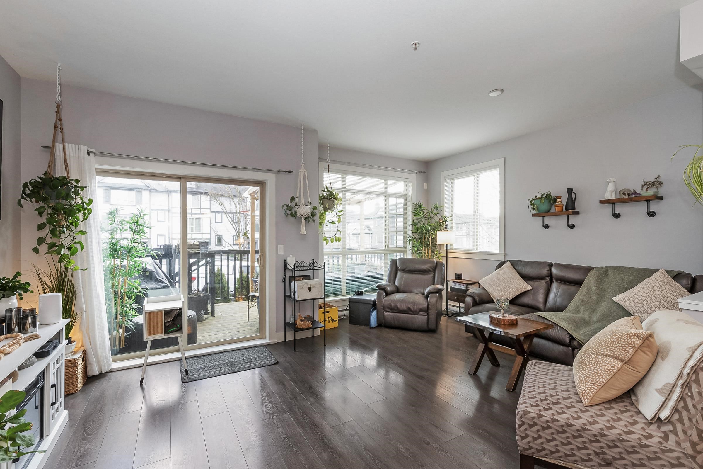 18 11305 240 STREET Unit: 18