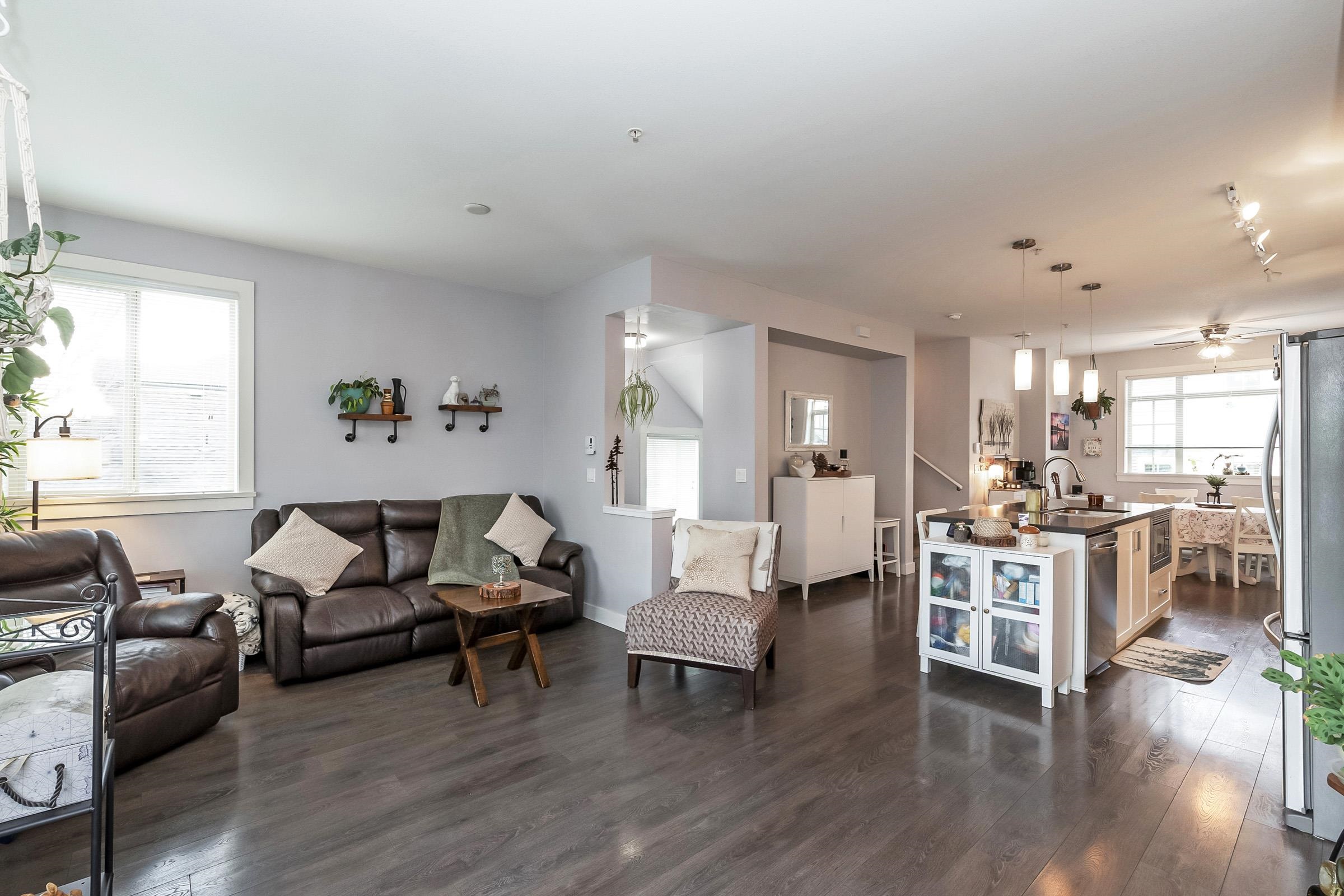 18 11305 240 STREET Unit: 18