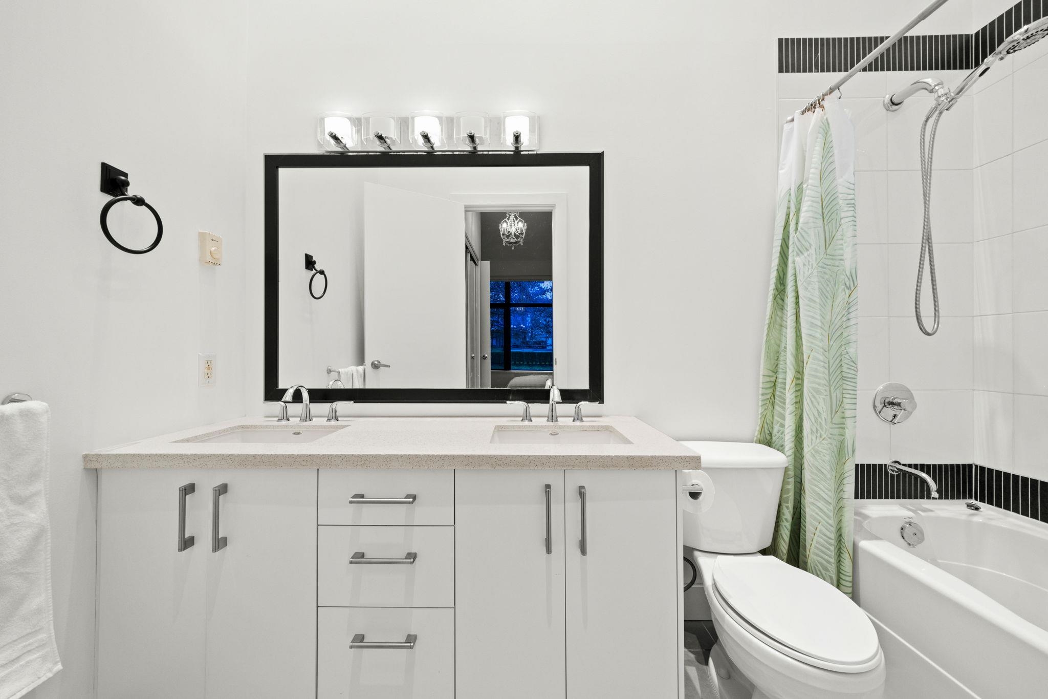 TH23 2345 MADISON AVENUE Unit: TH23