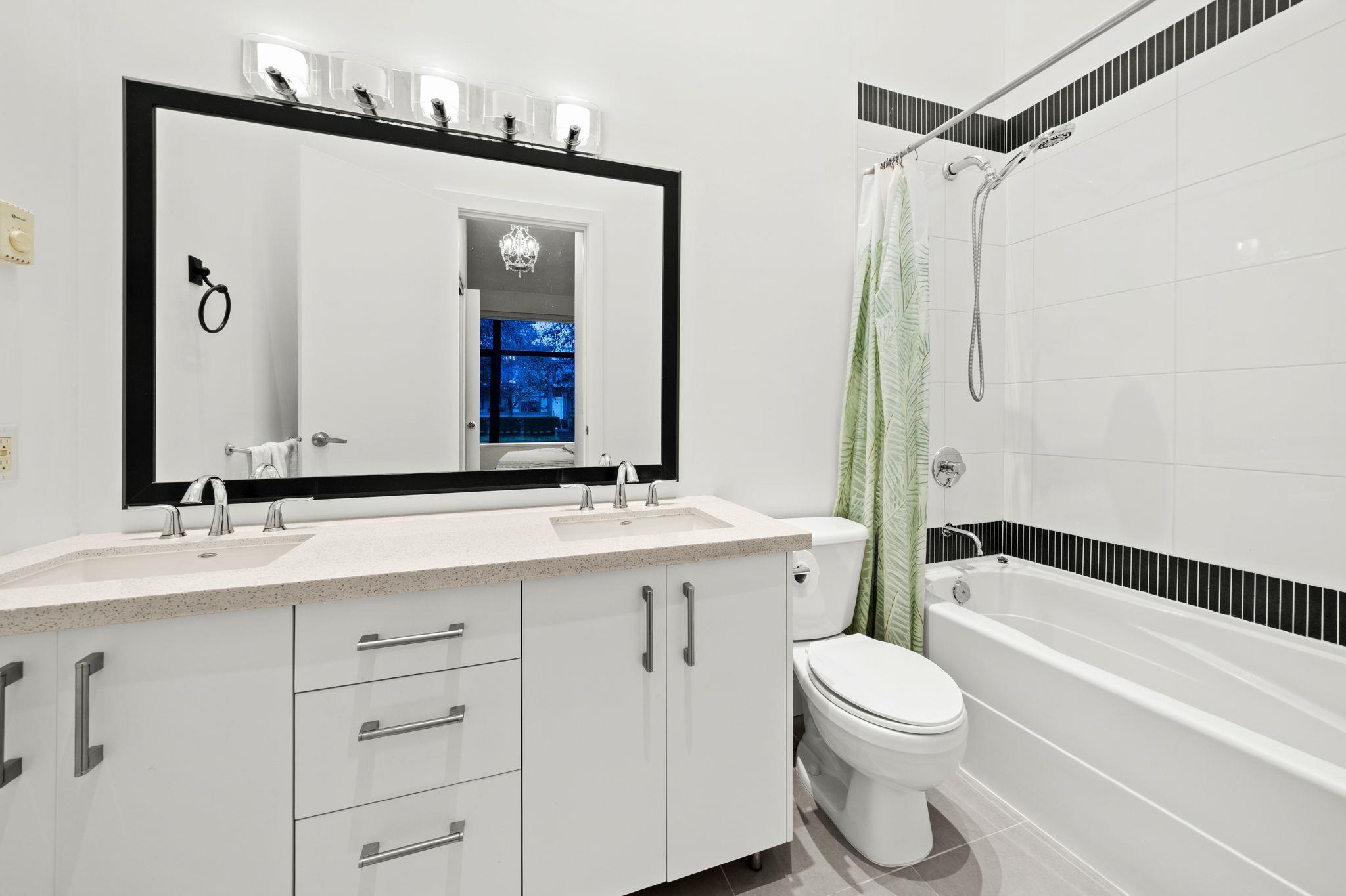 TH23 2345 MADISON AVENUE Unit: TH23