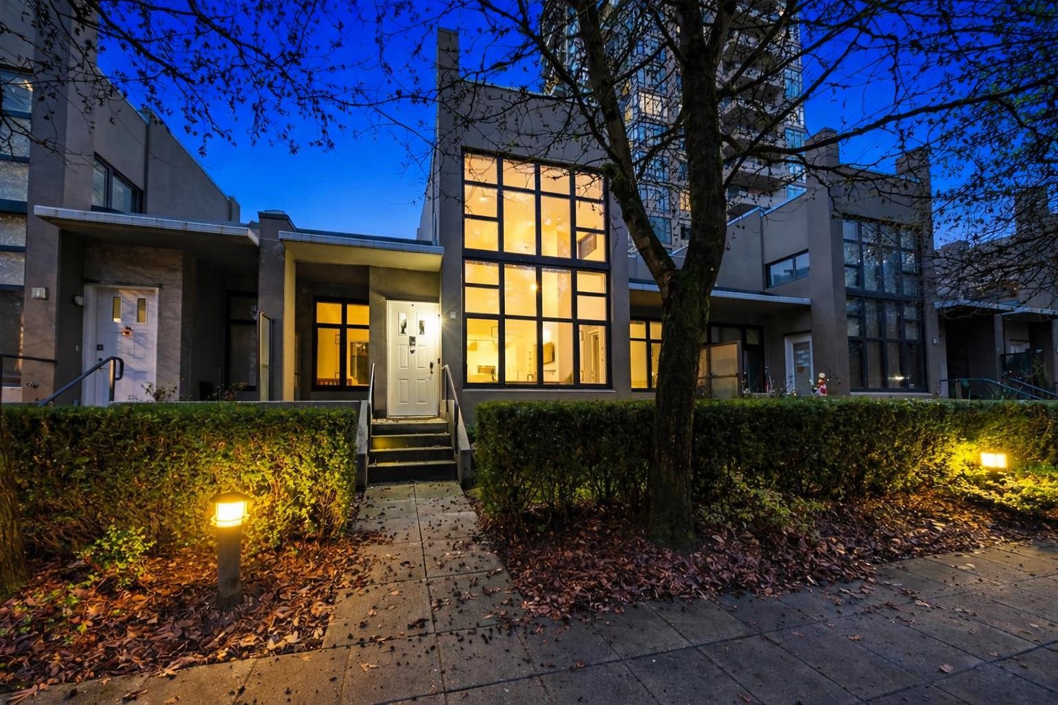 TH23 2345 MADISON AVENUE Unit: TH23