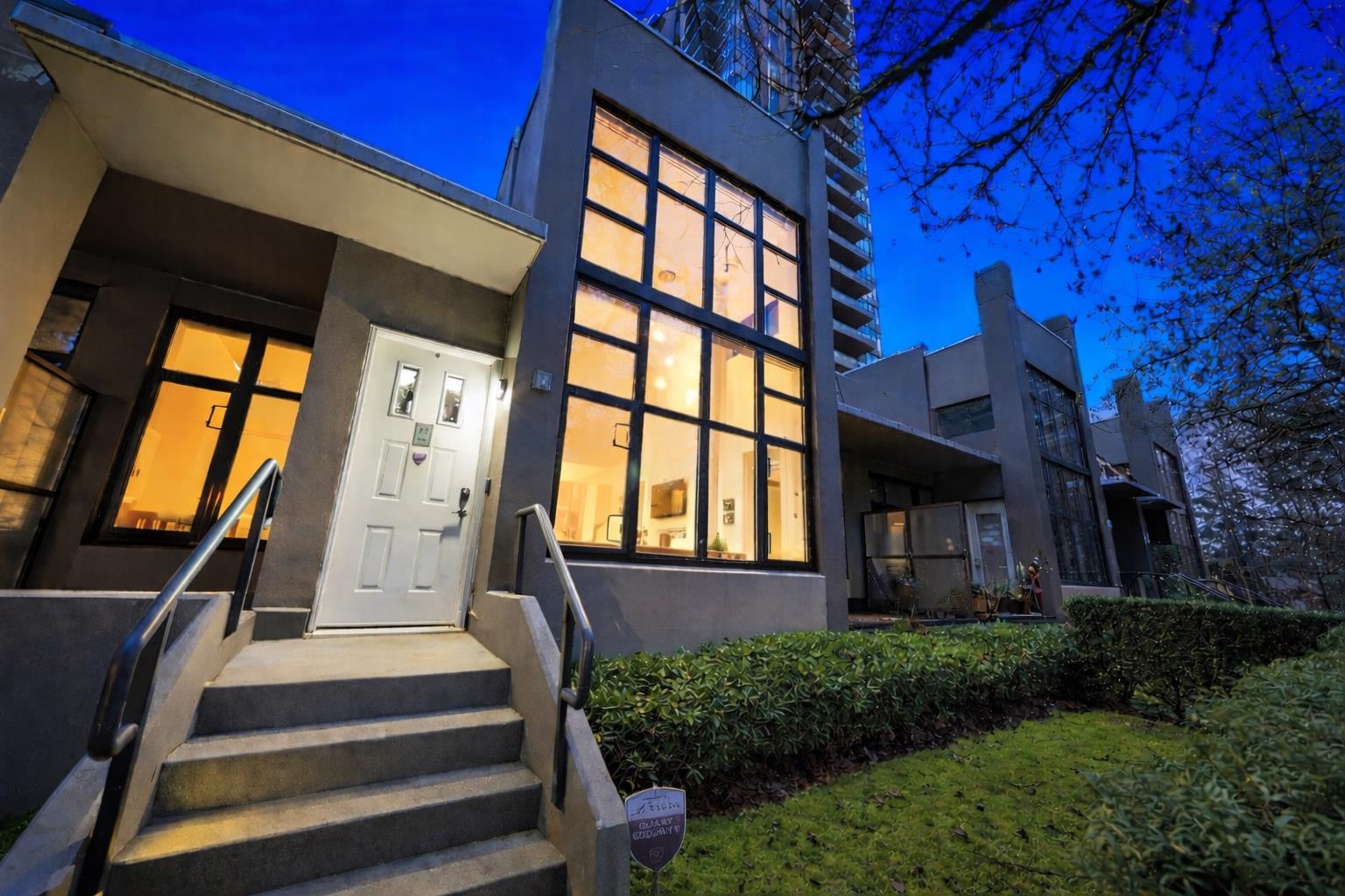 TH23 2345 MADISON AVENUE Unit: TH23