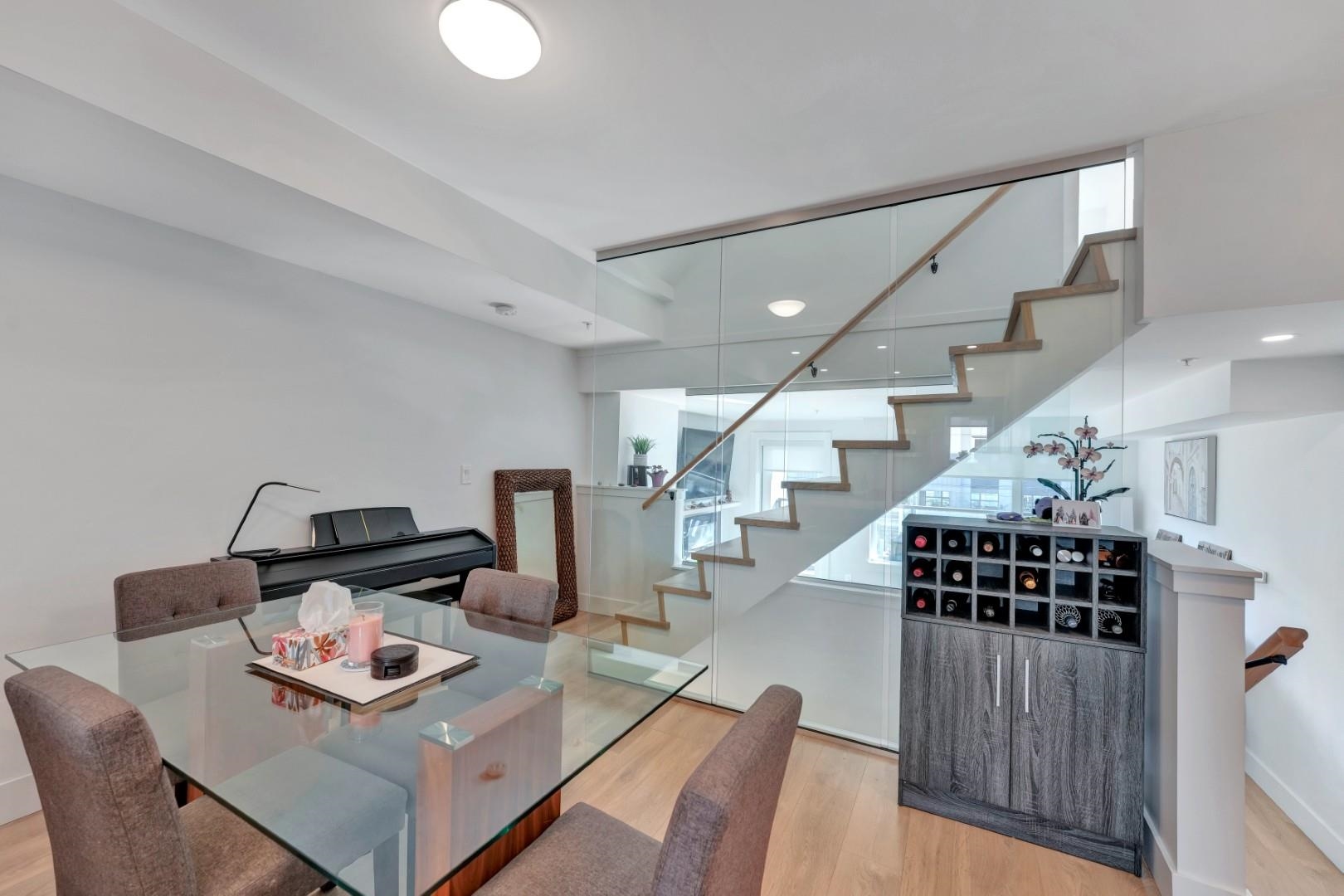 3 752 E 3RD STREET Unit: 3