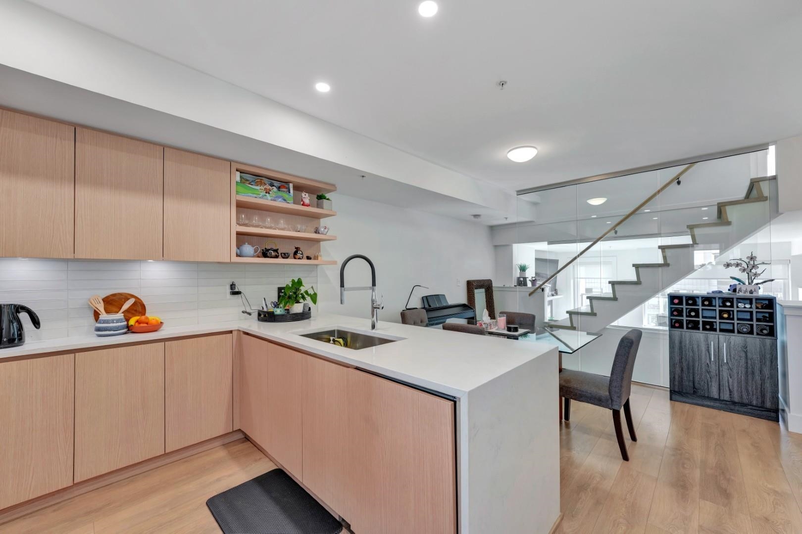 3 752 E 3RD STREET Unit: 3