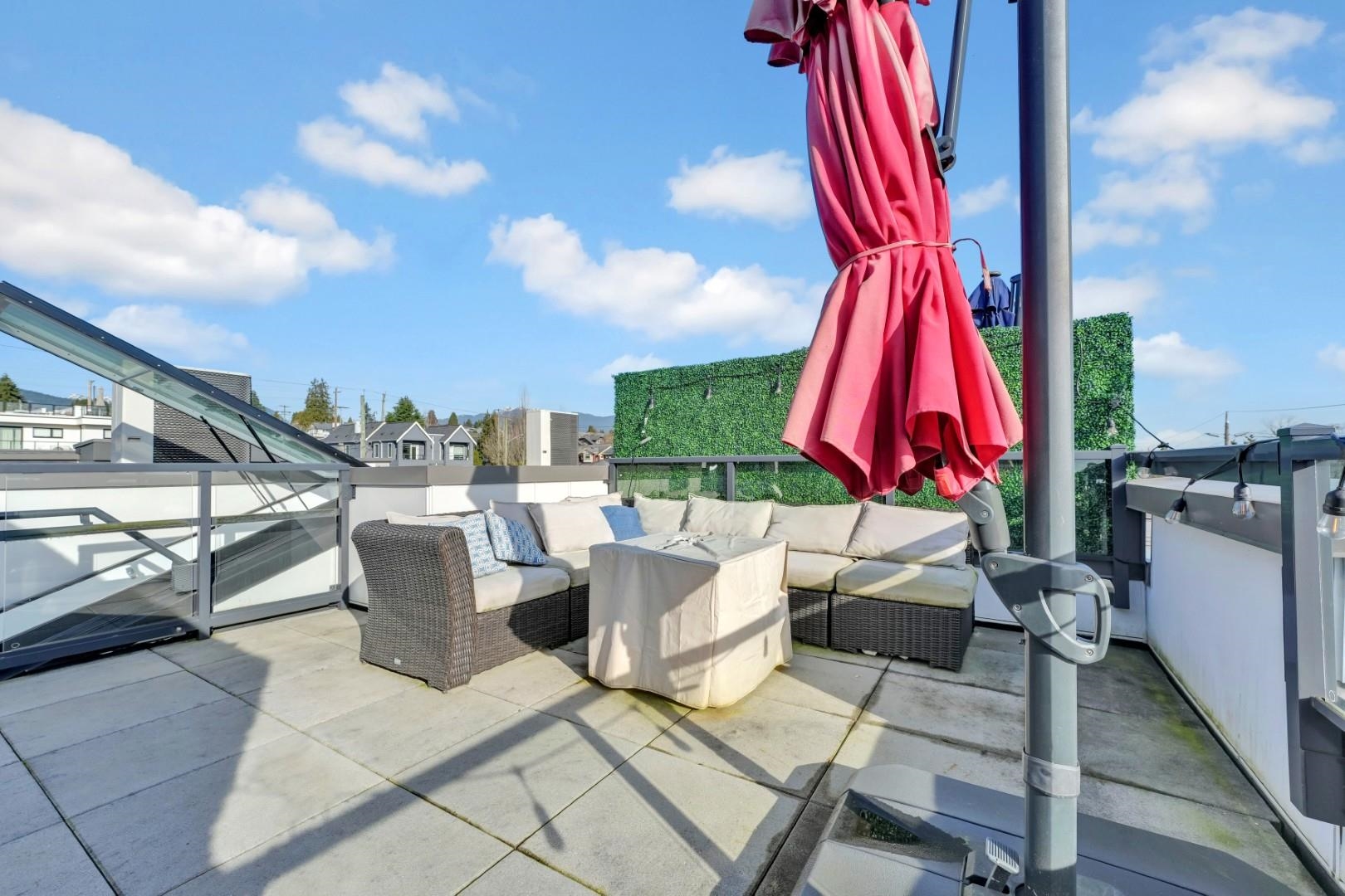 3 752 E 3RD STREET Unit: 3