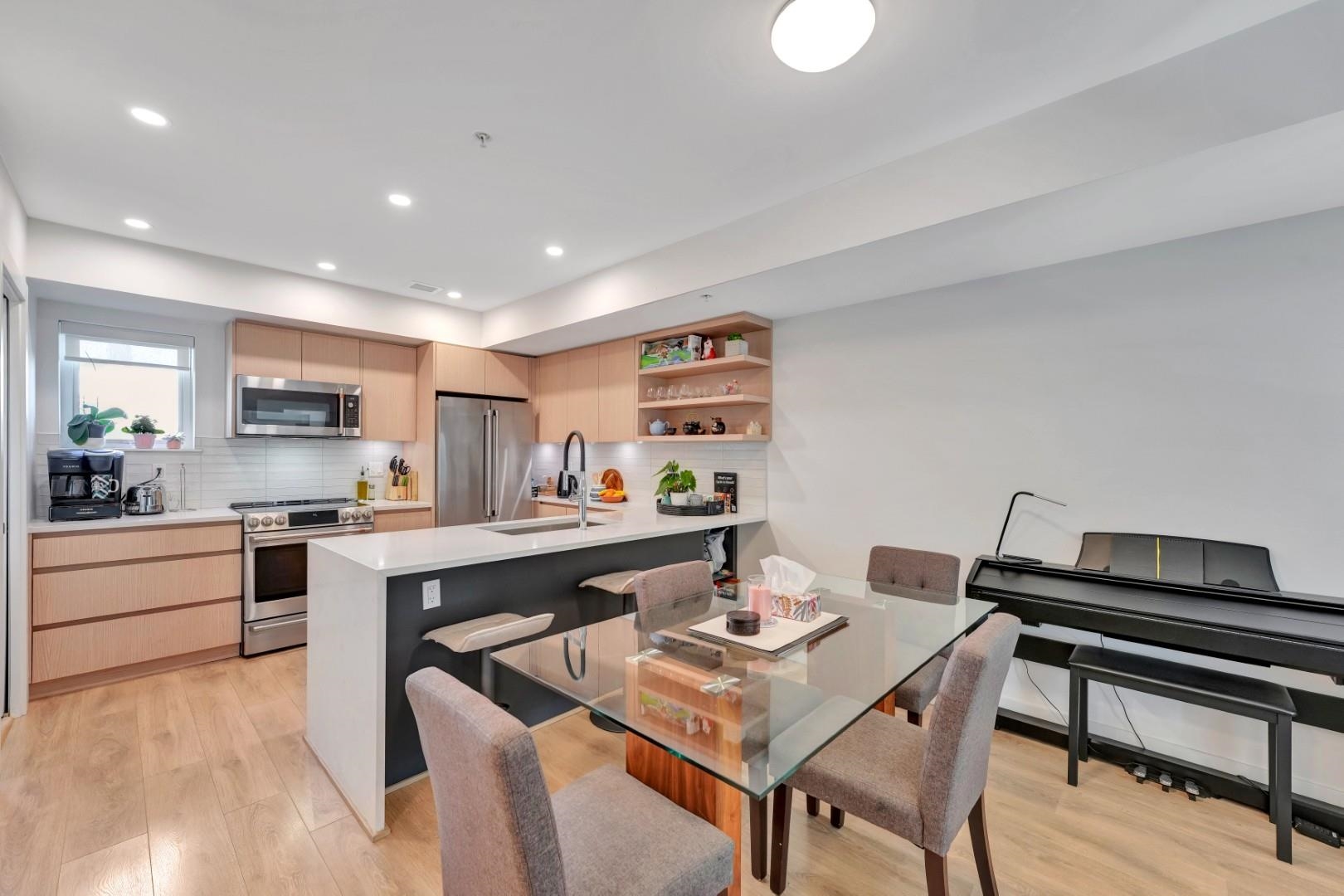 3 752 E 3RD STREET Unit: 3