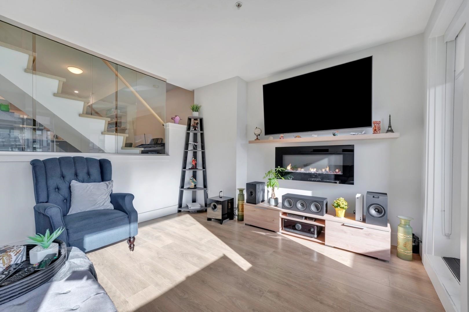 3 752 E 3RD STREET Unit: 3