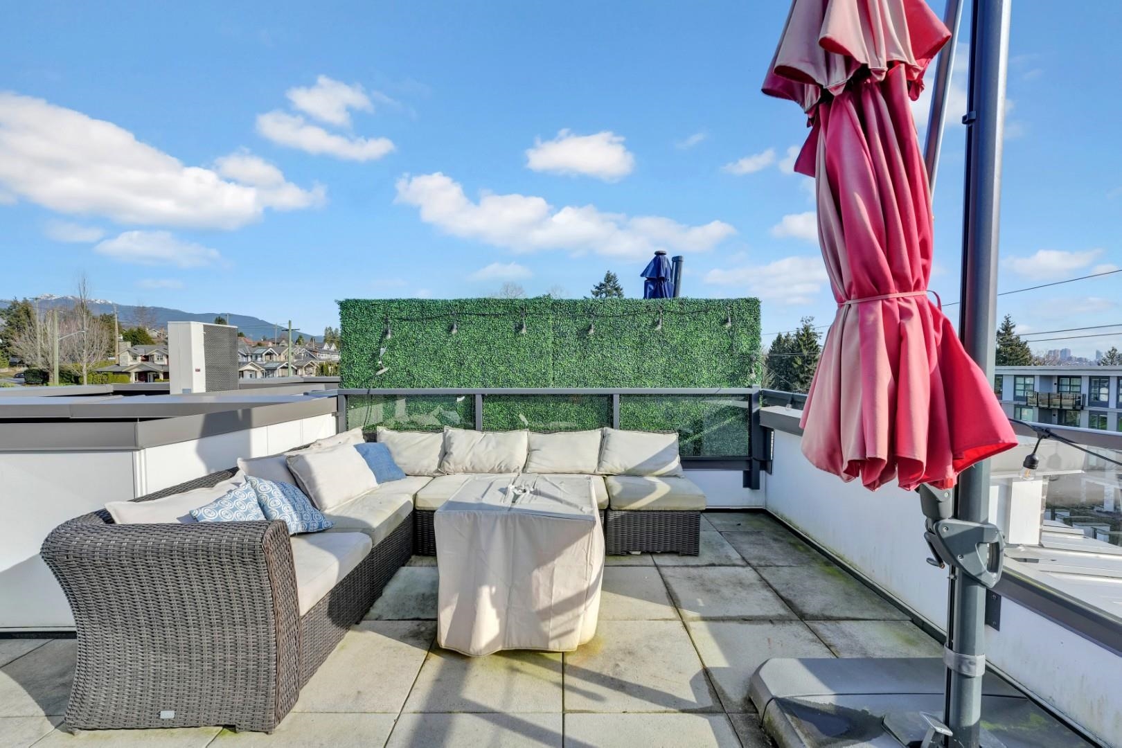 3 752 E 3RD STREET Unit: 3