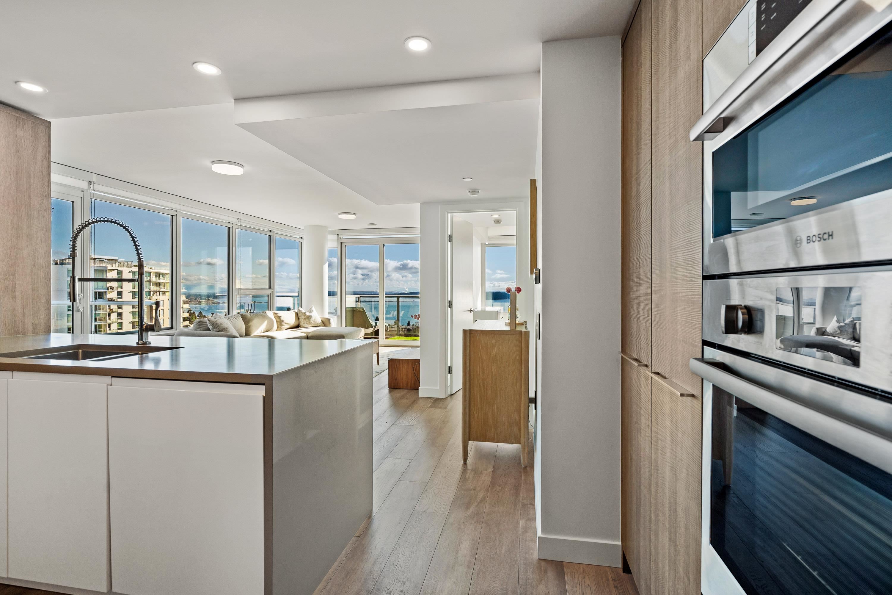 1007 15165 THRIFT AVENUE Unit: 1007