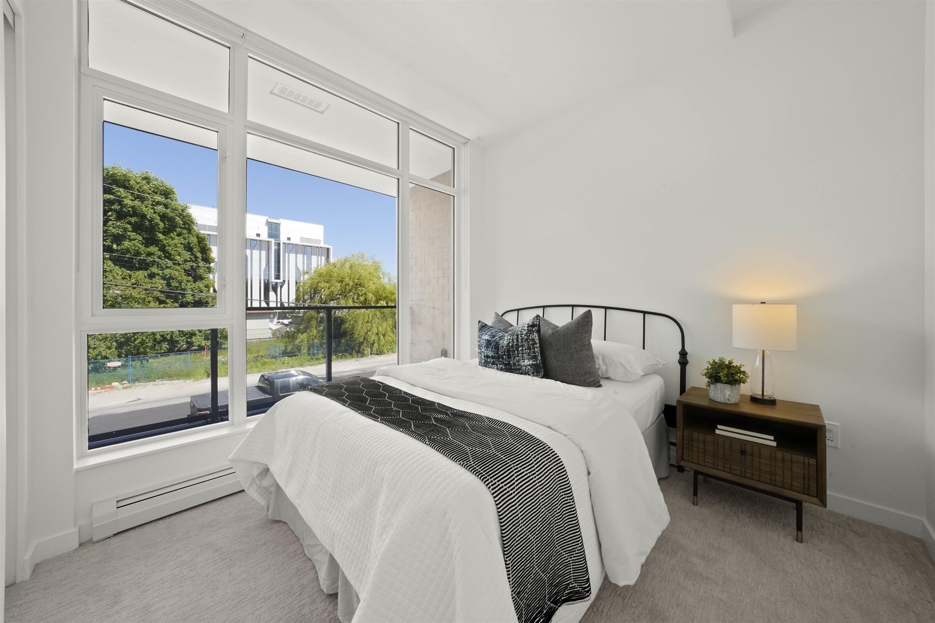 8 13350 CENTRAL AVENUE Unit: 8