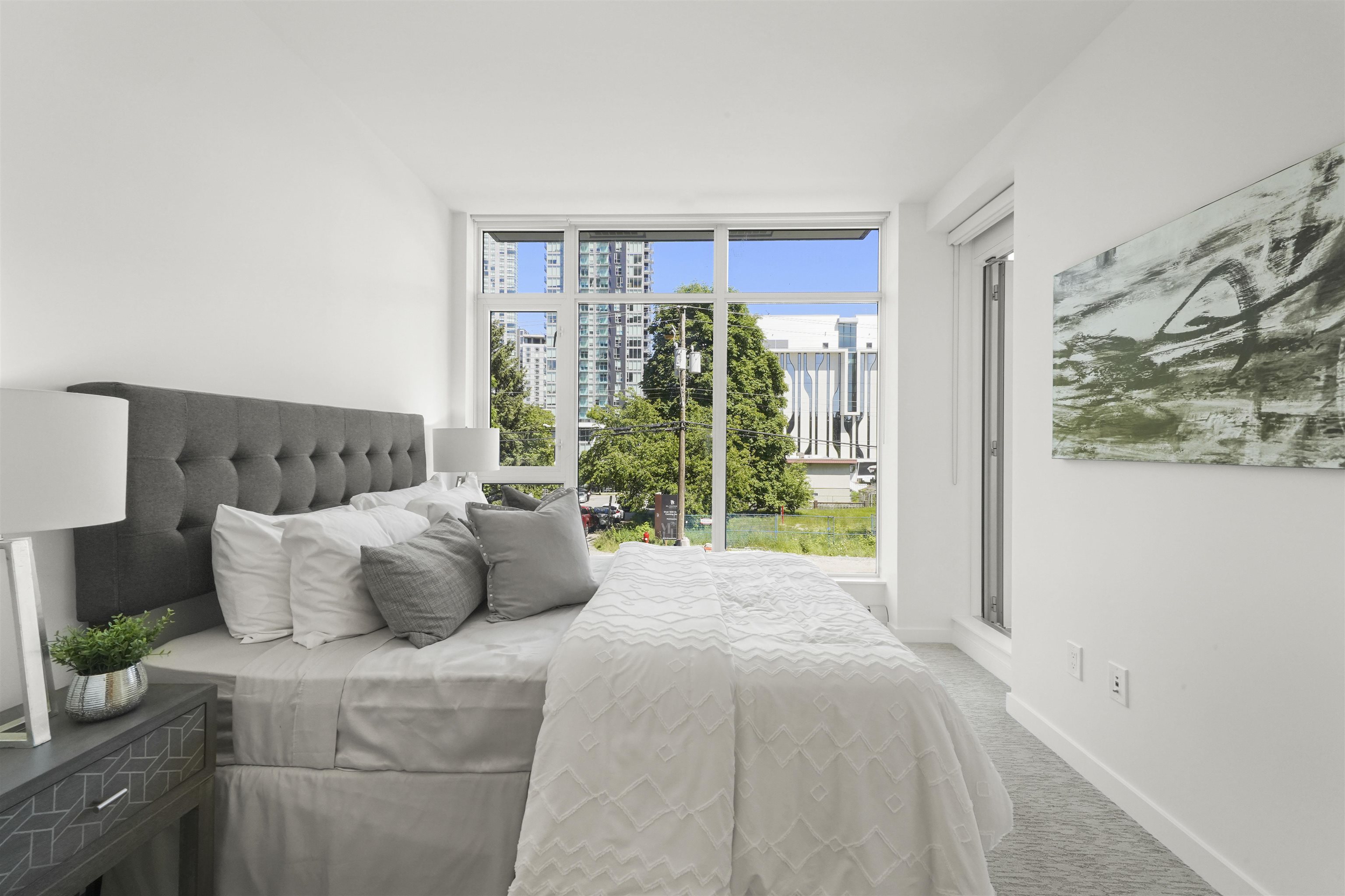 8 13350 CENTRAL AVENUE Unit: 8