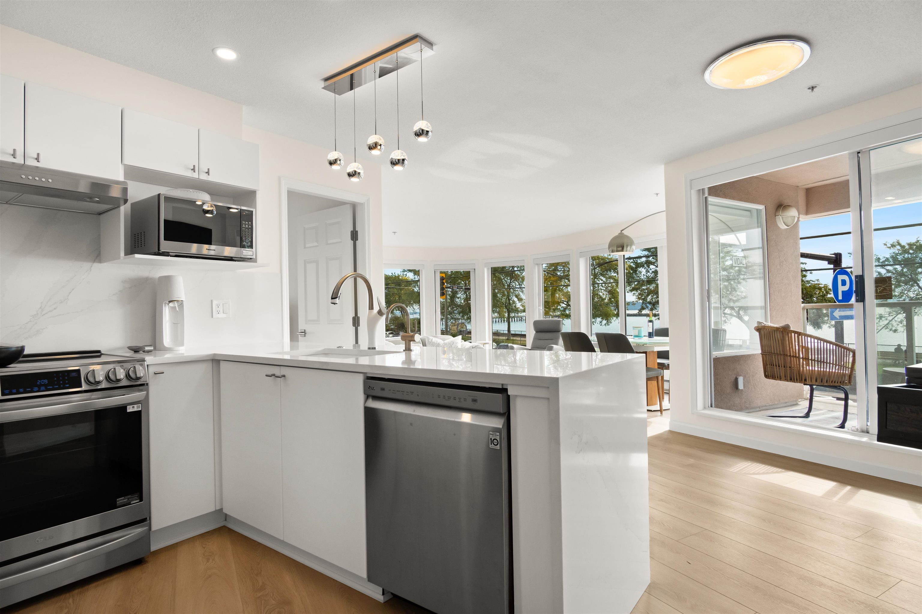 206 1119 VIDAL STREET Unit: 206