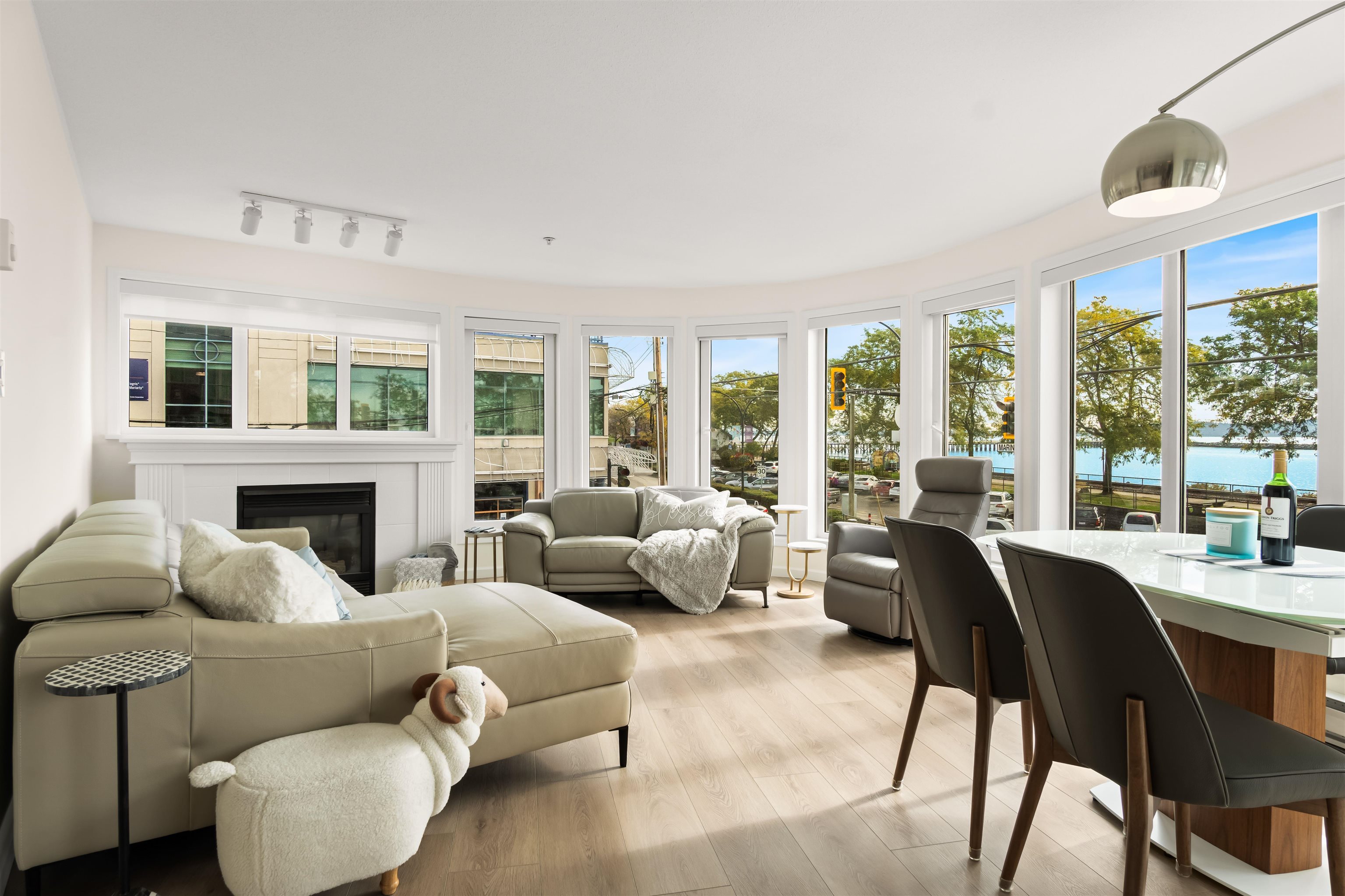 206 1119 VIDAL STREET Unit: 206