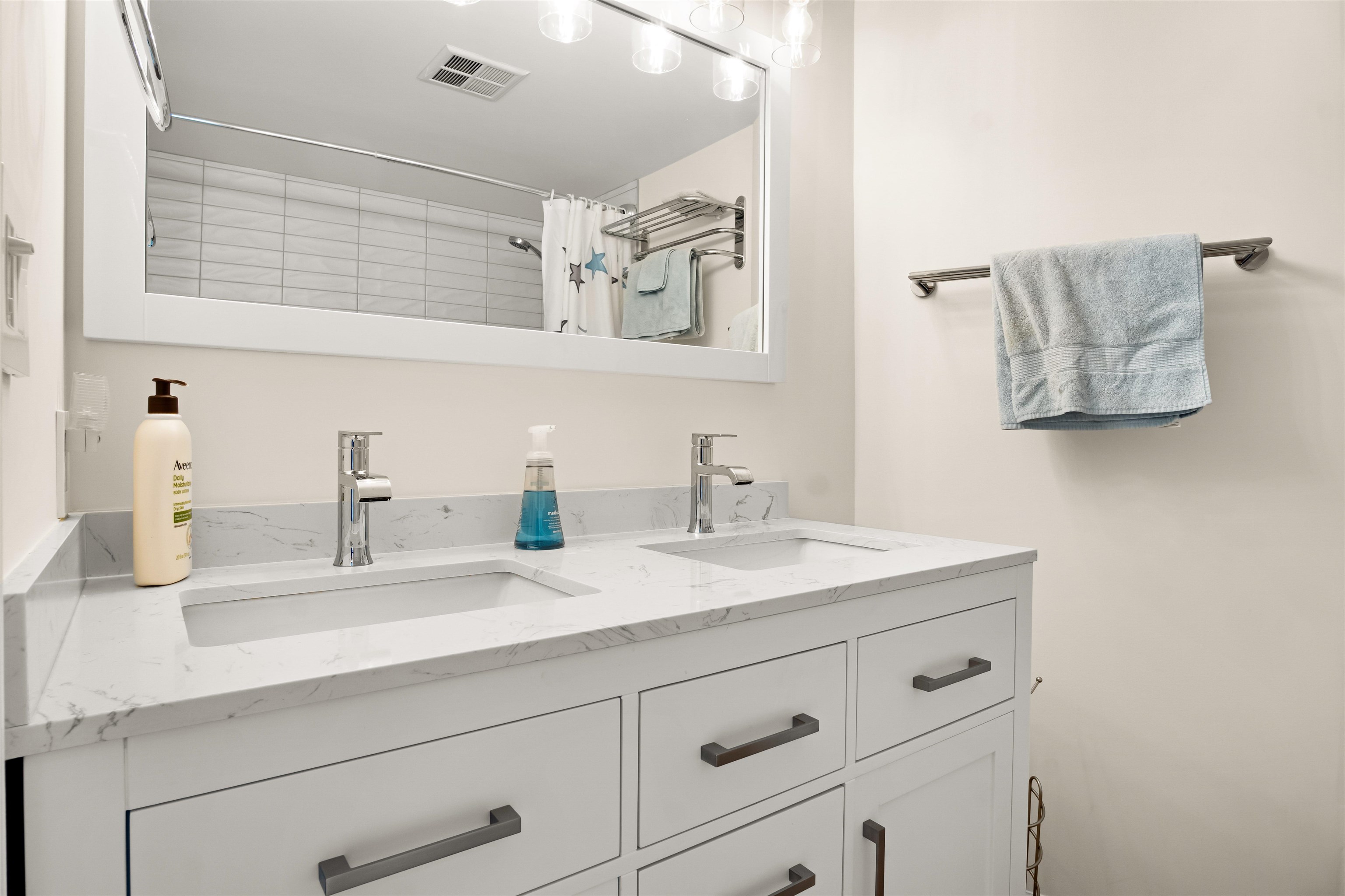 206 1119 VIDAL STREET Unit: 206