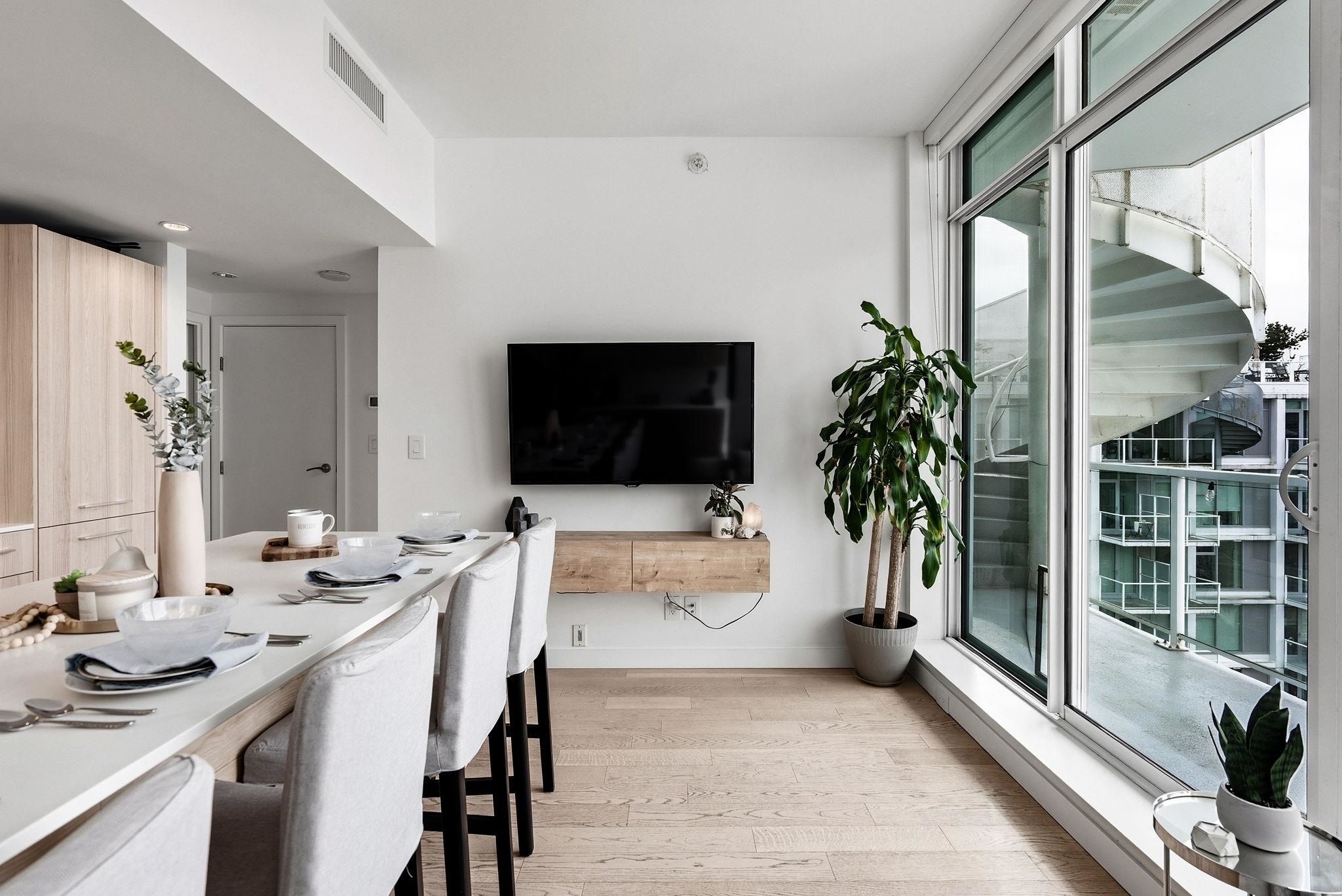 1801 4638 GLADSTONE STREET Unit: 1801