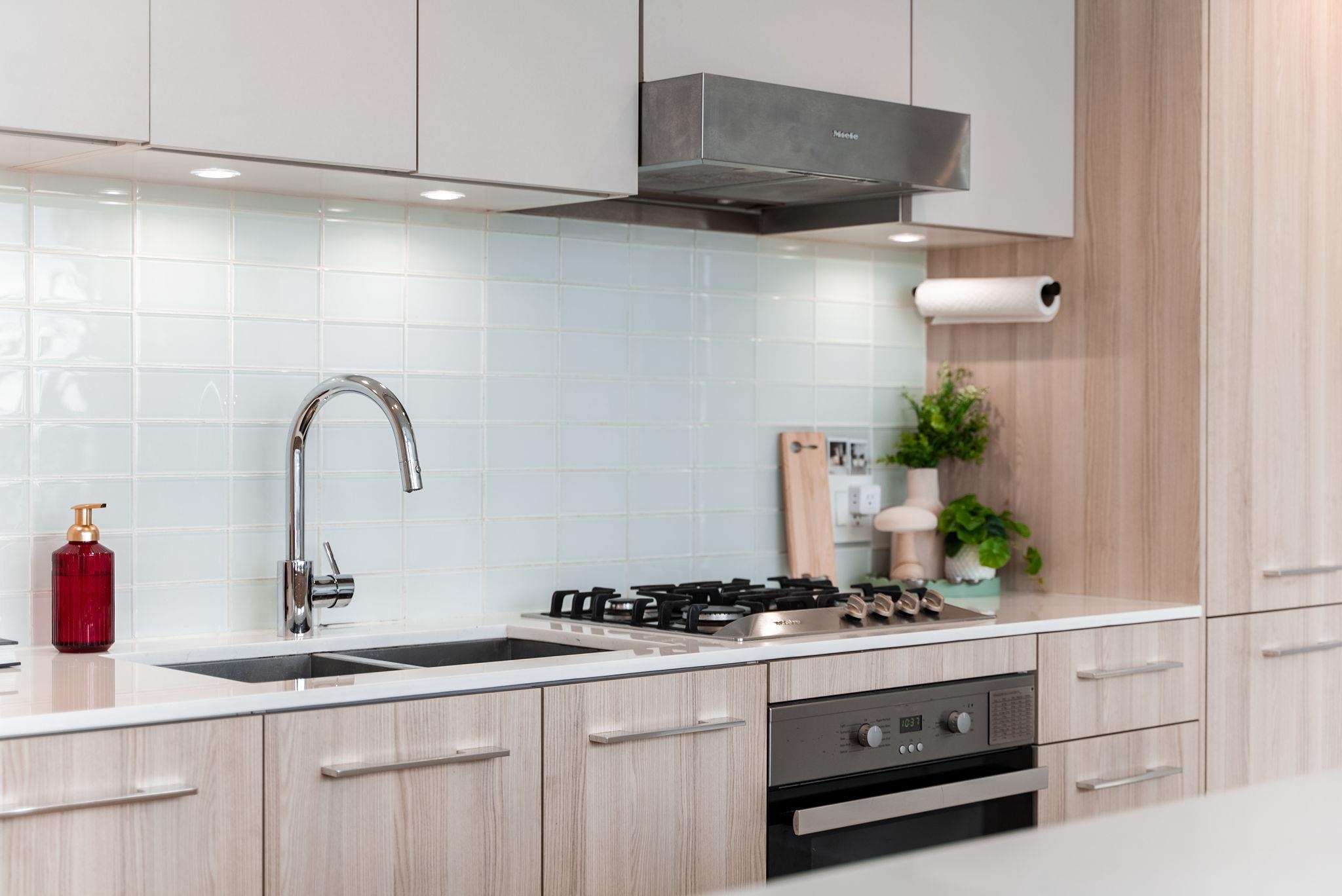 1801 4638 GLADSTONE STREET Unit: 1801