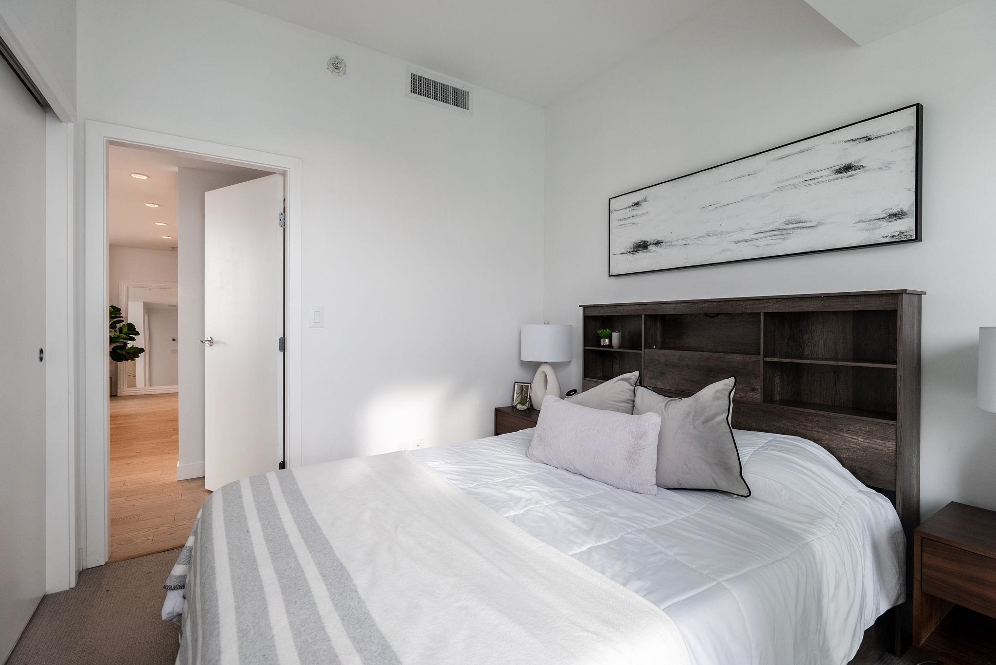 1801 4638 GLADSTONE STREET Unit: 1801