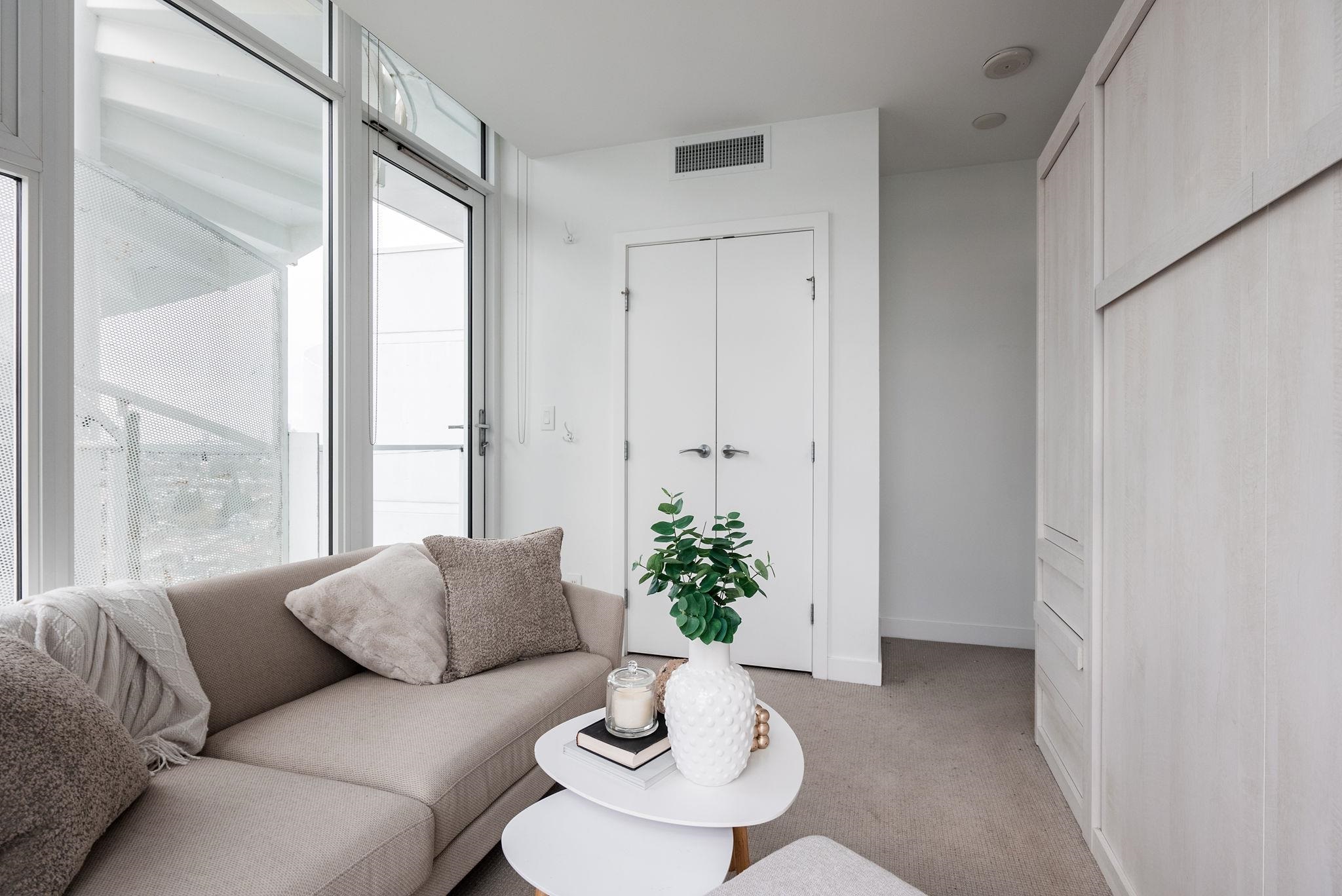 1801 4638 GLADSTONE STREET Unit: 1801