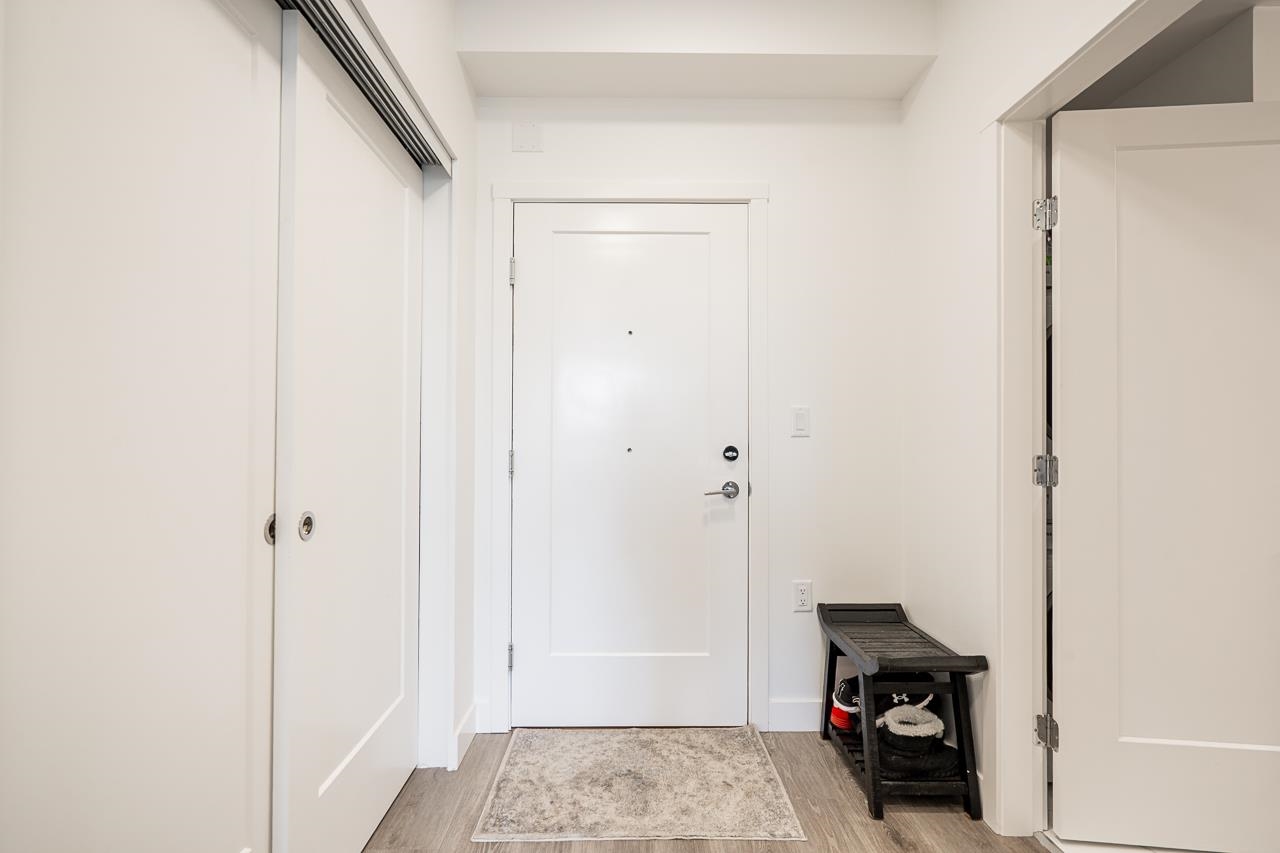 105 22575 BROWN AVENUE Unit: 105