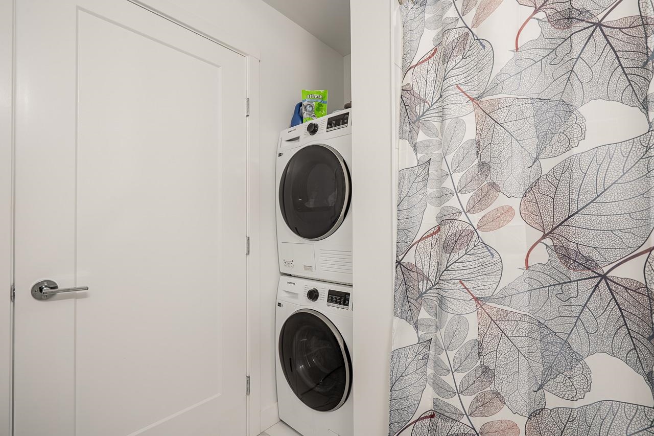 105 22575 BROWN AVENUE Unit: 105