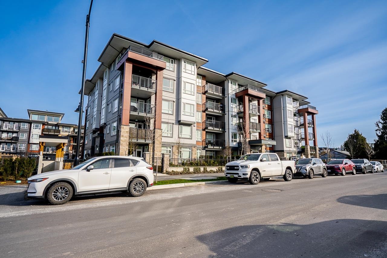 105 22575 BROWN AVENUE Unit: 105