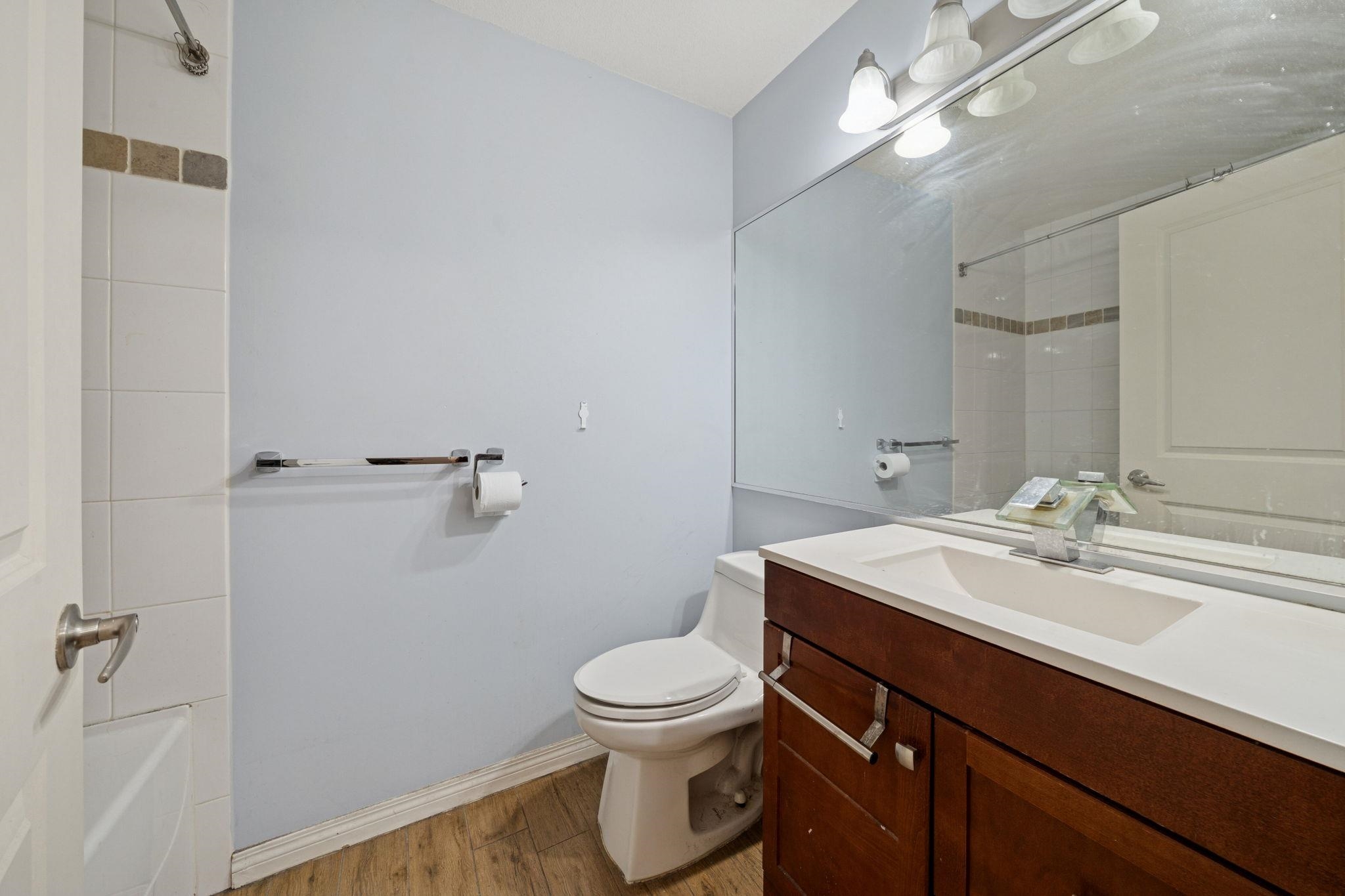 11 8250 158 STREET Unit: 11