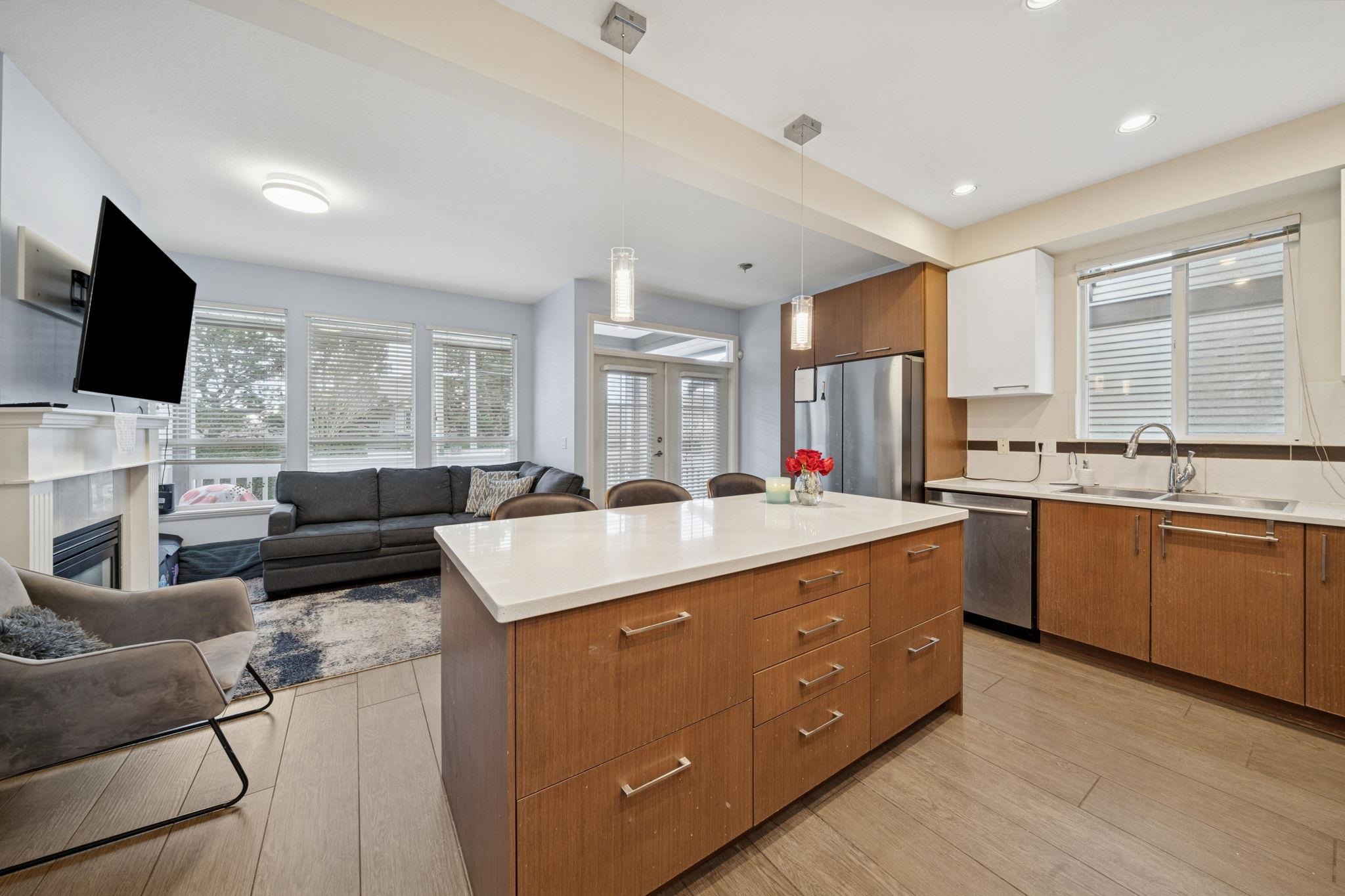 11 8250 158 STREET Unit: 11