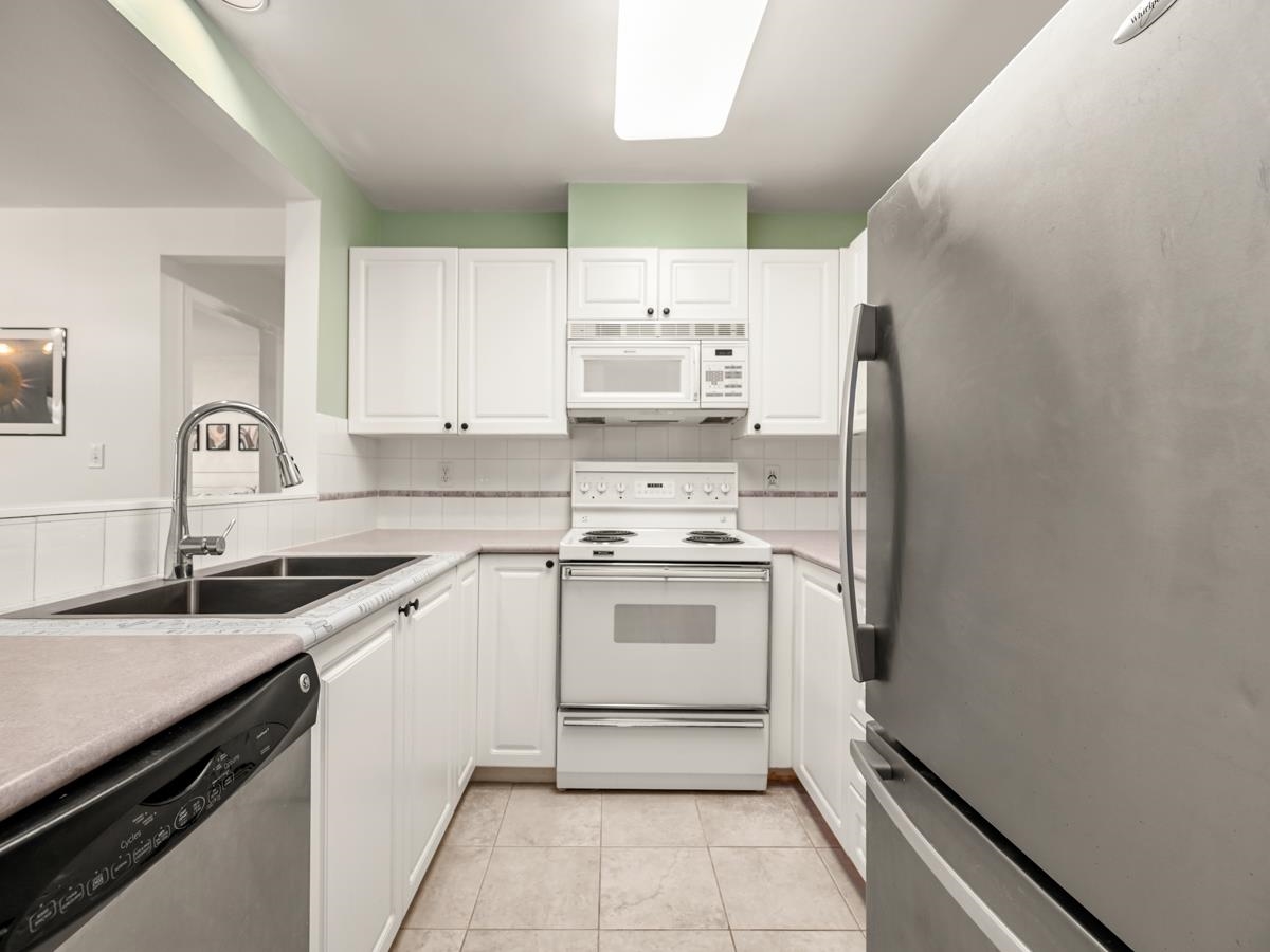 102 3770 THURSTON STREET Unit: 102