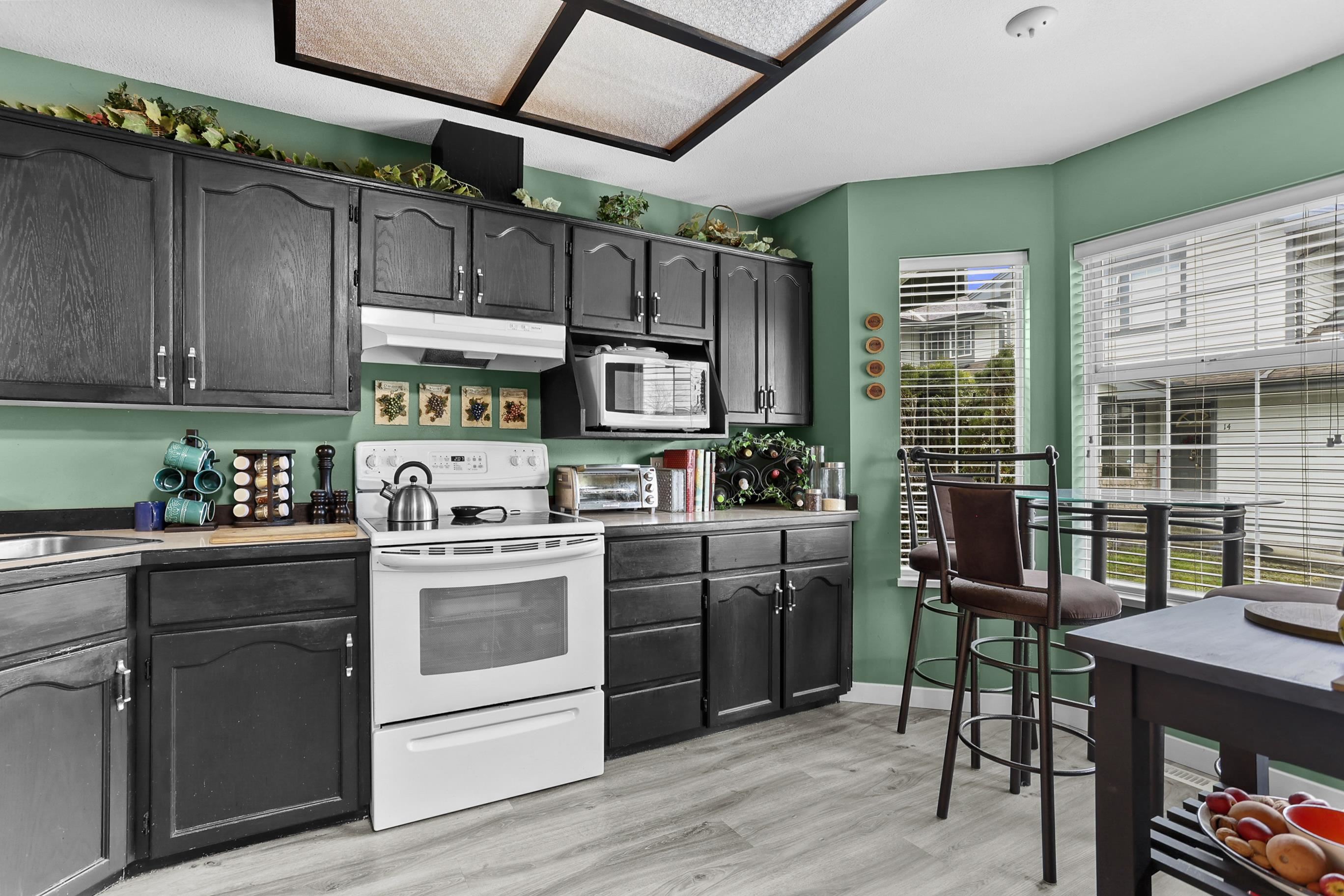 23 11580 BURNETT STREET Unit: 23