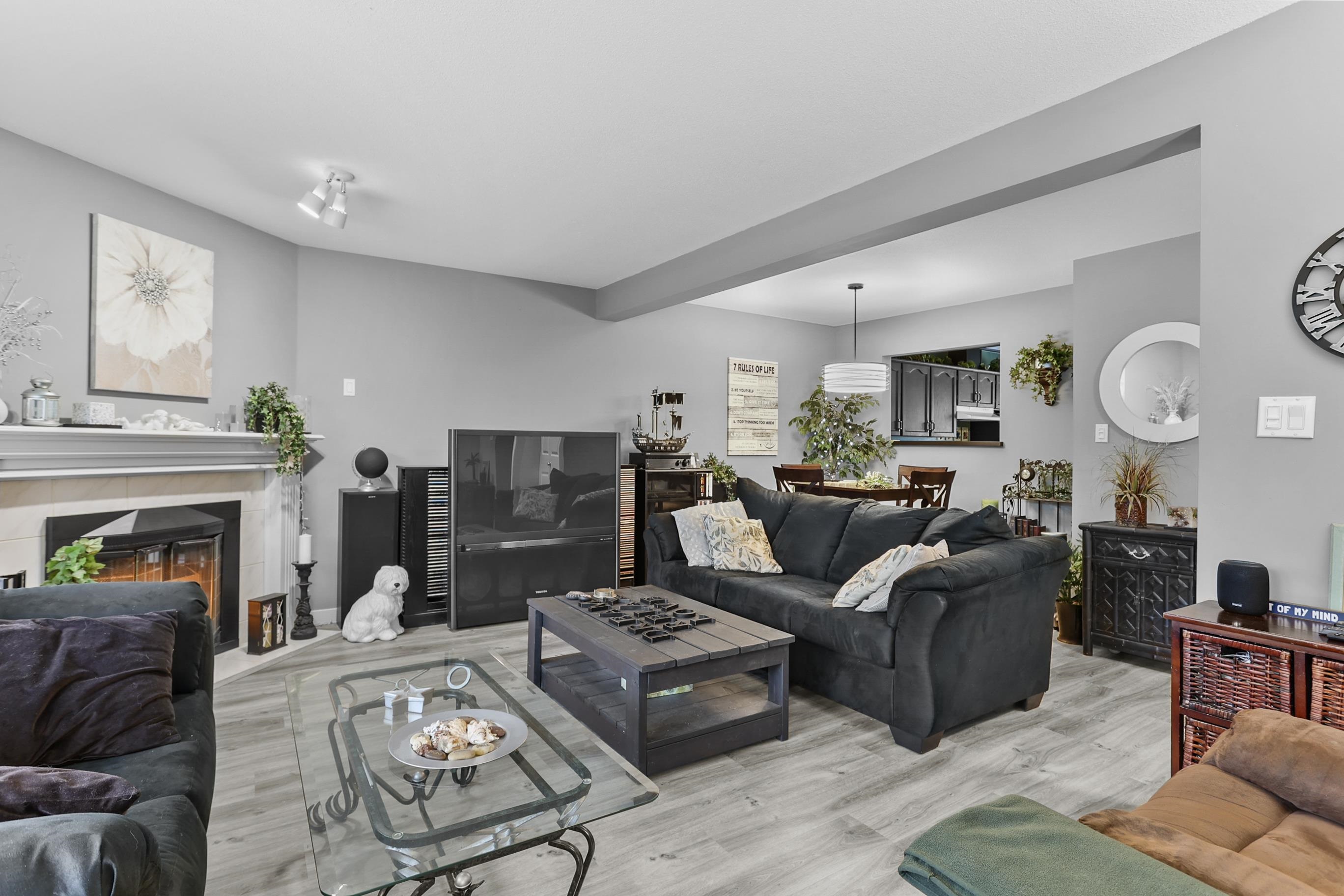 23 11580 BURNETT STREET Unit: 23