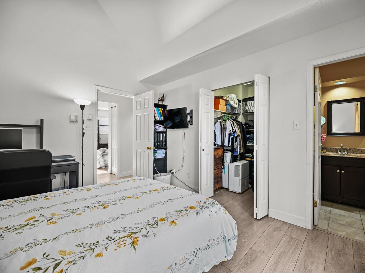 6 7311 MOFFATT ROAD Unit: 6