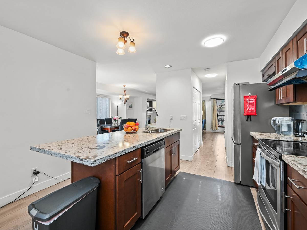 6 7311 MOFFATT ROAD Unit: 6