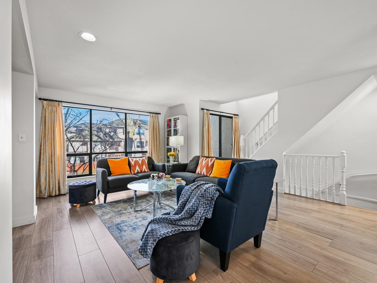 6 7311 MOFFATT ROAD Unit: 6