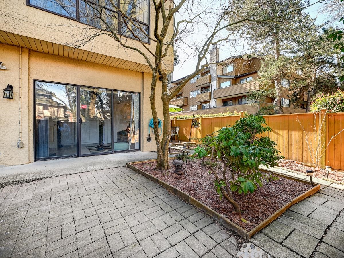 6 7311 MOFFATT ROAD Unit: 6