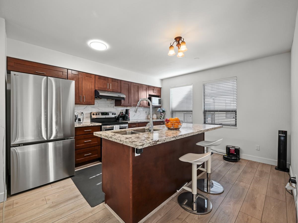 6 7311 MOFFATT ROAD Unit: 6