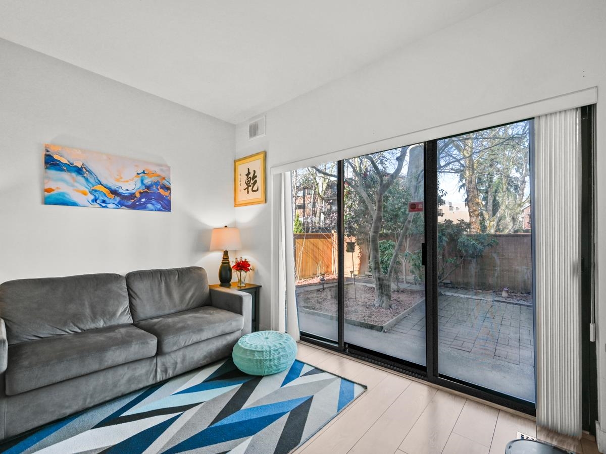 6 7311 MOFFATT ROAD Unit: 6