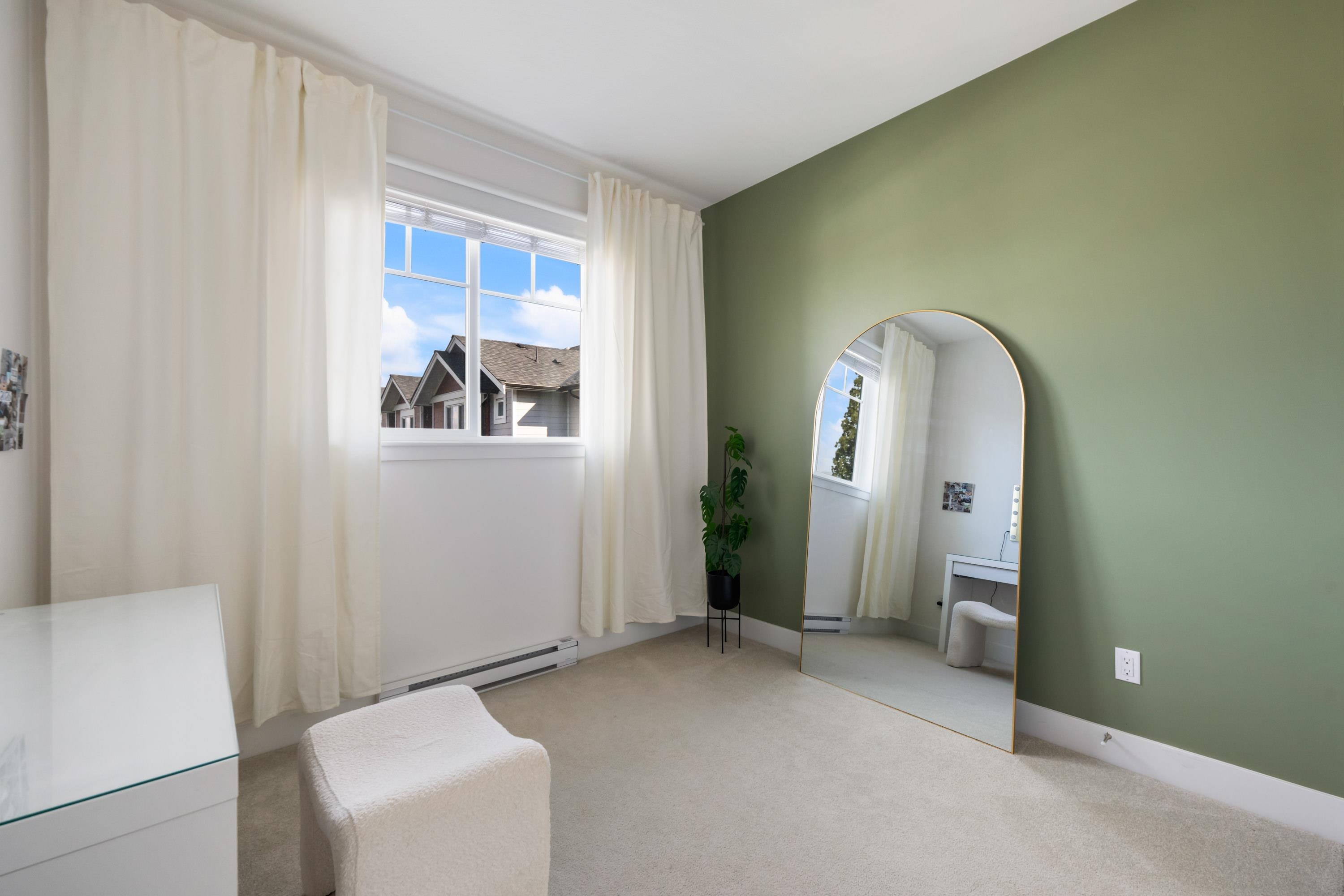 44 6188 141 STREET Unit: 44