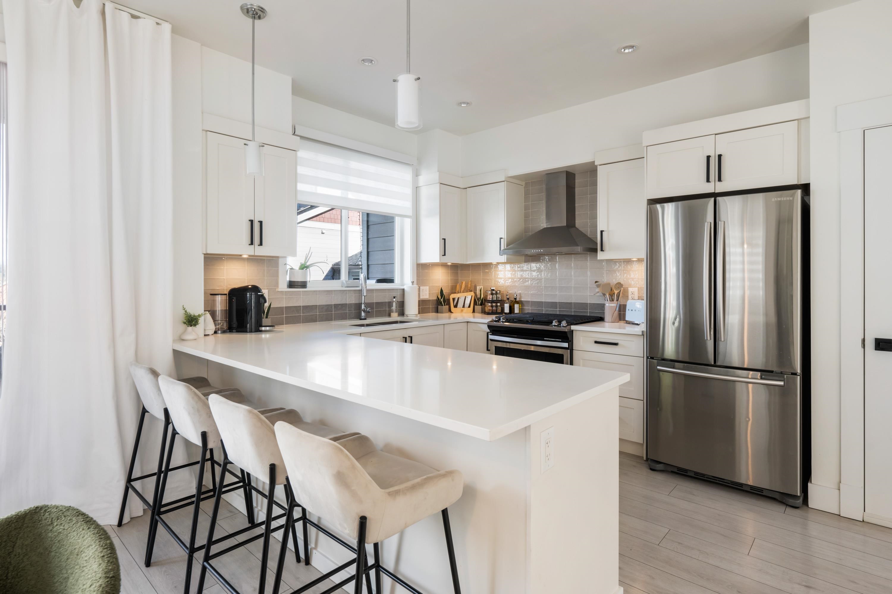 44 6188 141 STREET Unit: 44