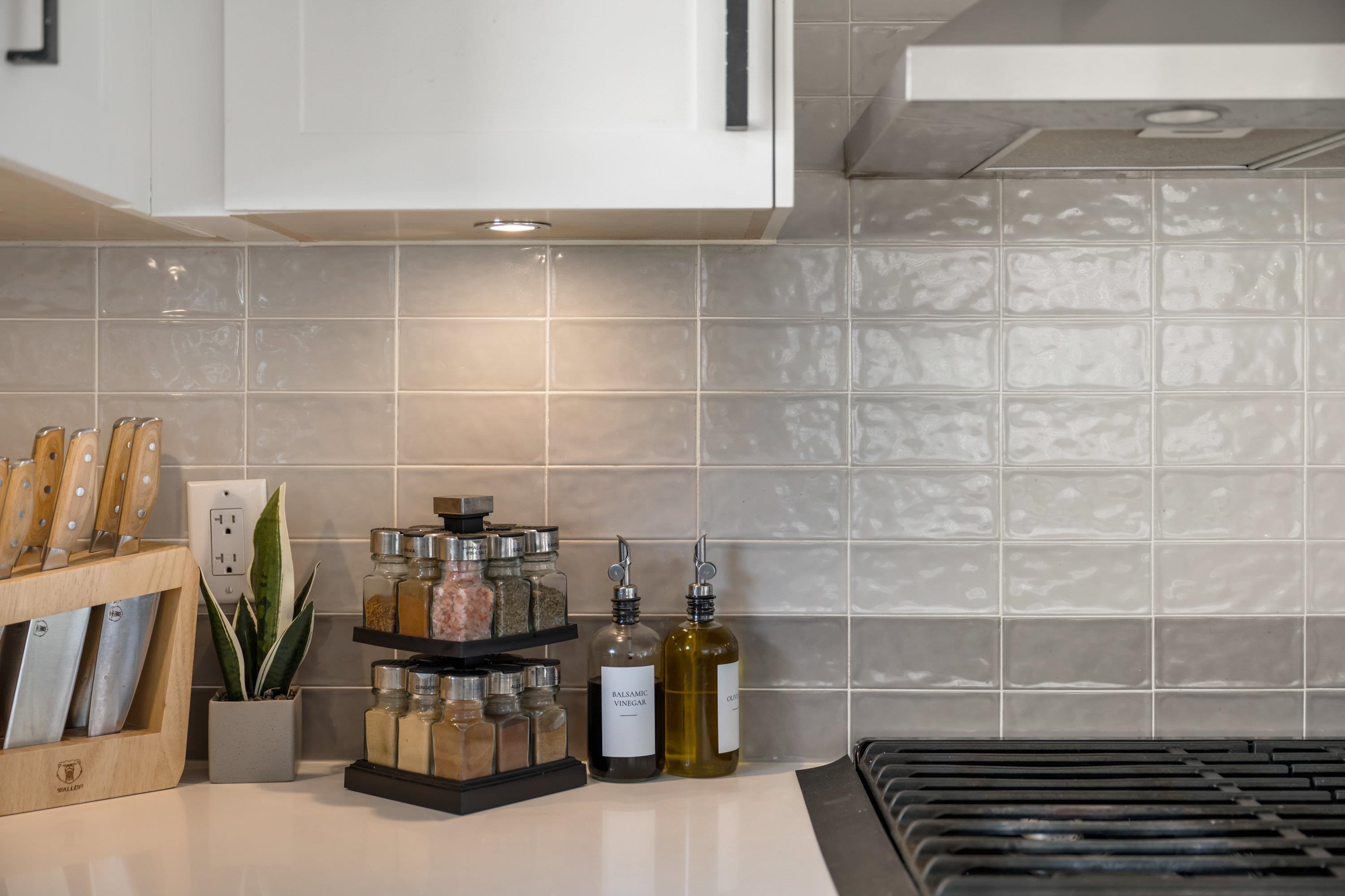 44 6188 141 STREET Unit: 44