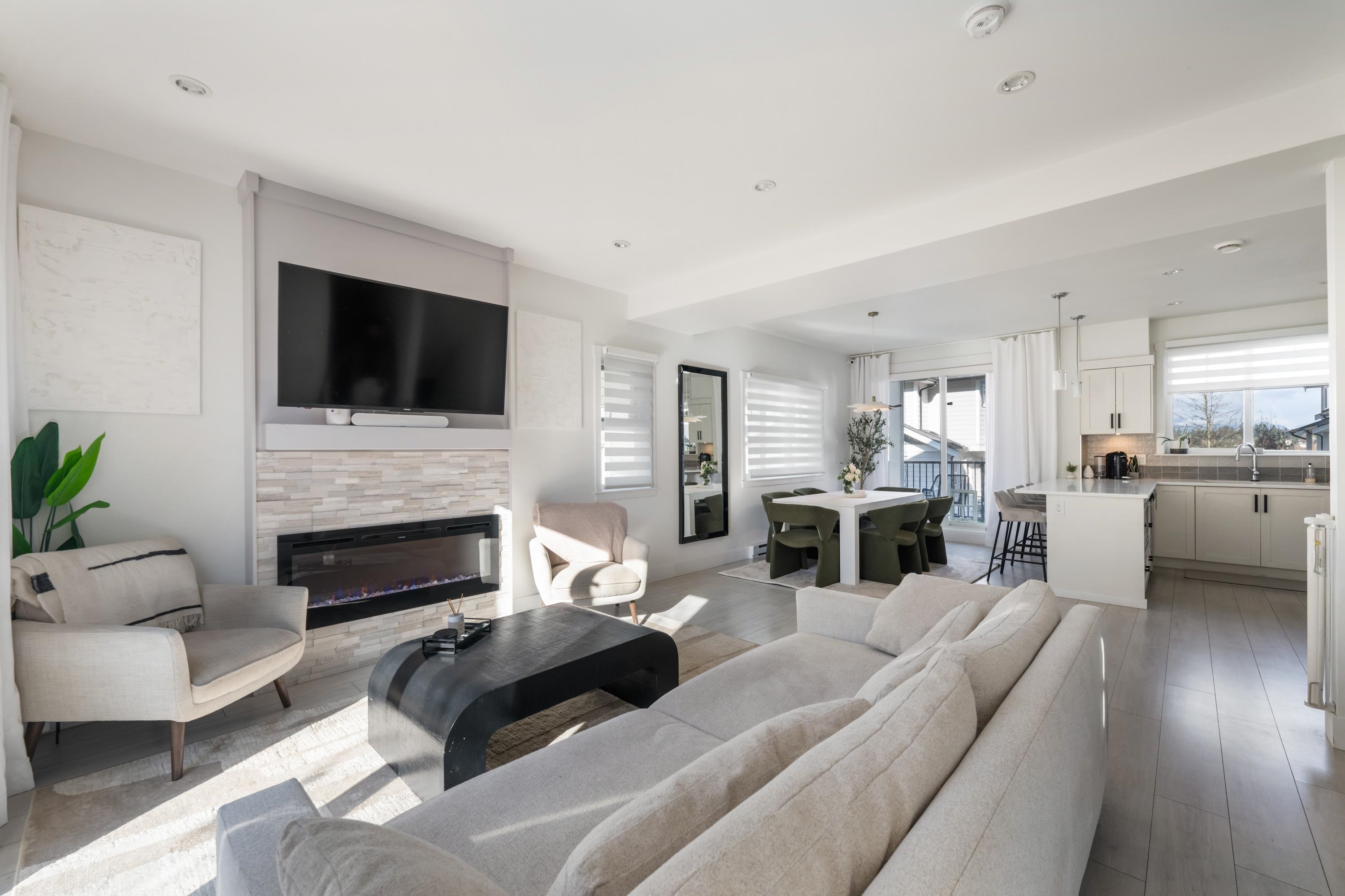 44 6188 141 STREET Unit: 44